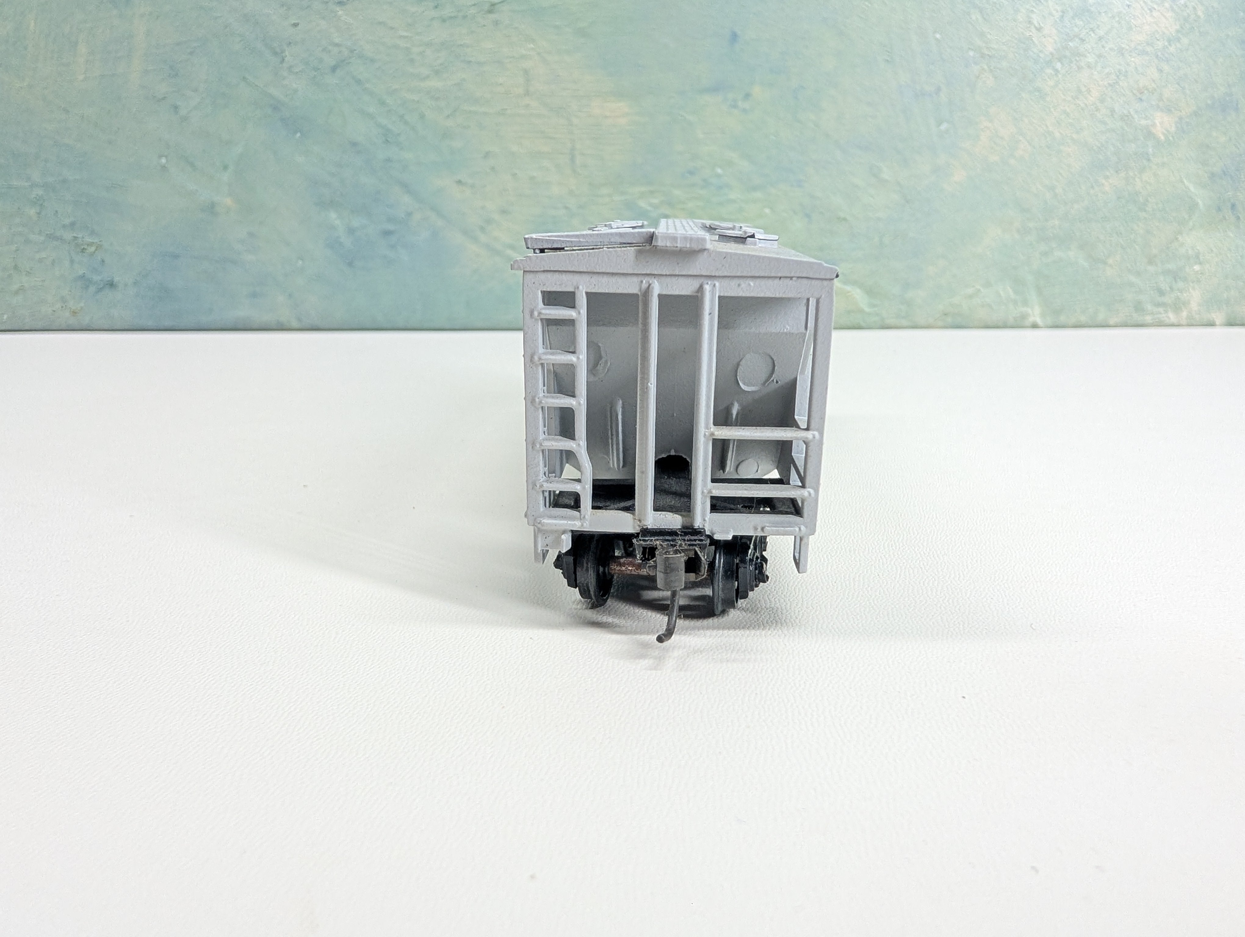 USED Roundhouse HO Scale 2 Bay Covered Hopper Baltimore and Ohio B&O #538652 Bev-Bel