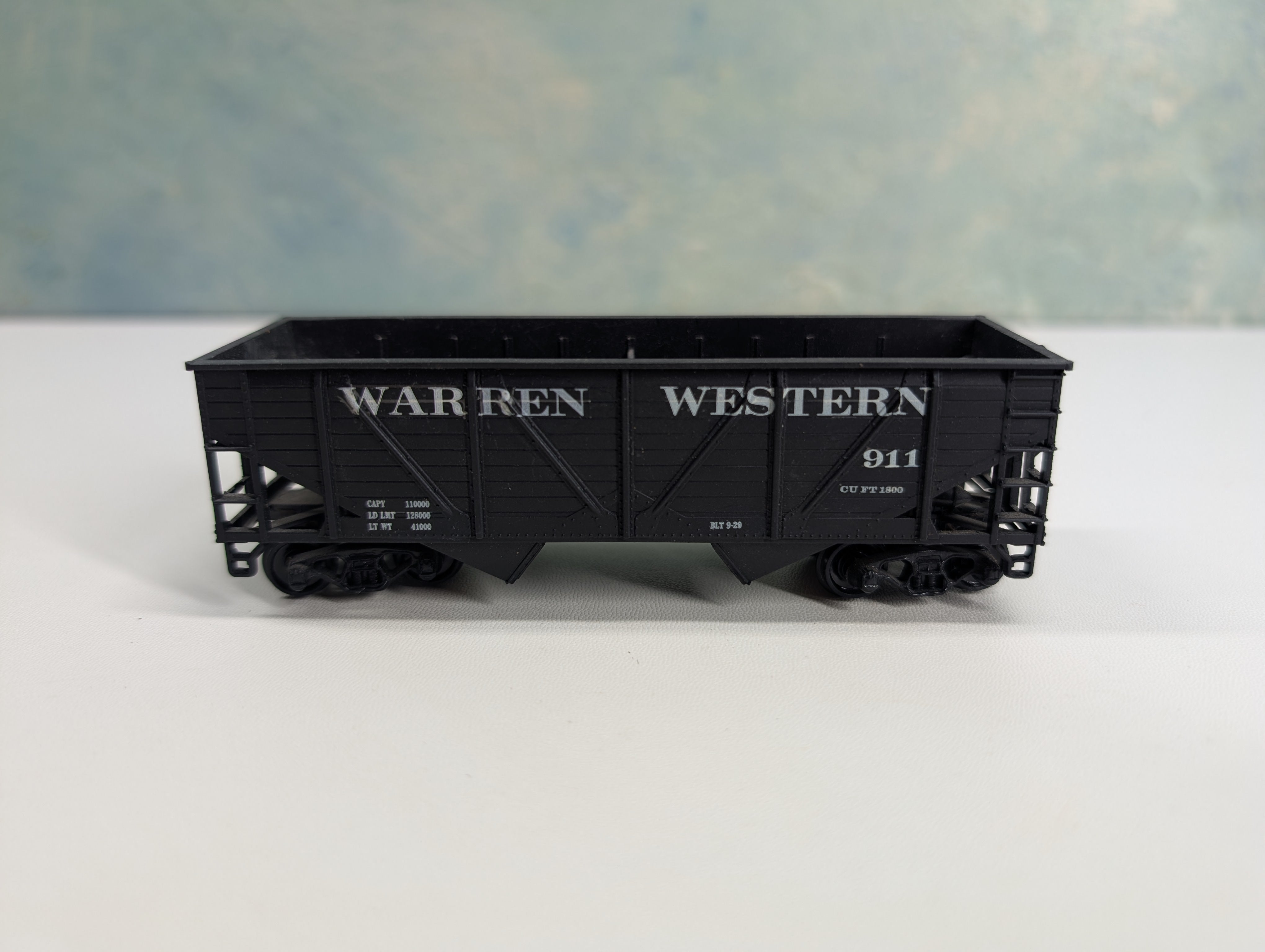 USED Athearn HO Scale 2 Bay OB Hopper Warren Western #911 Decals