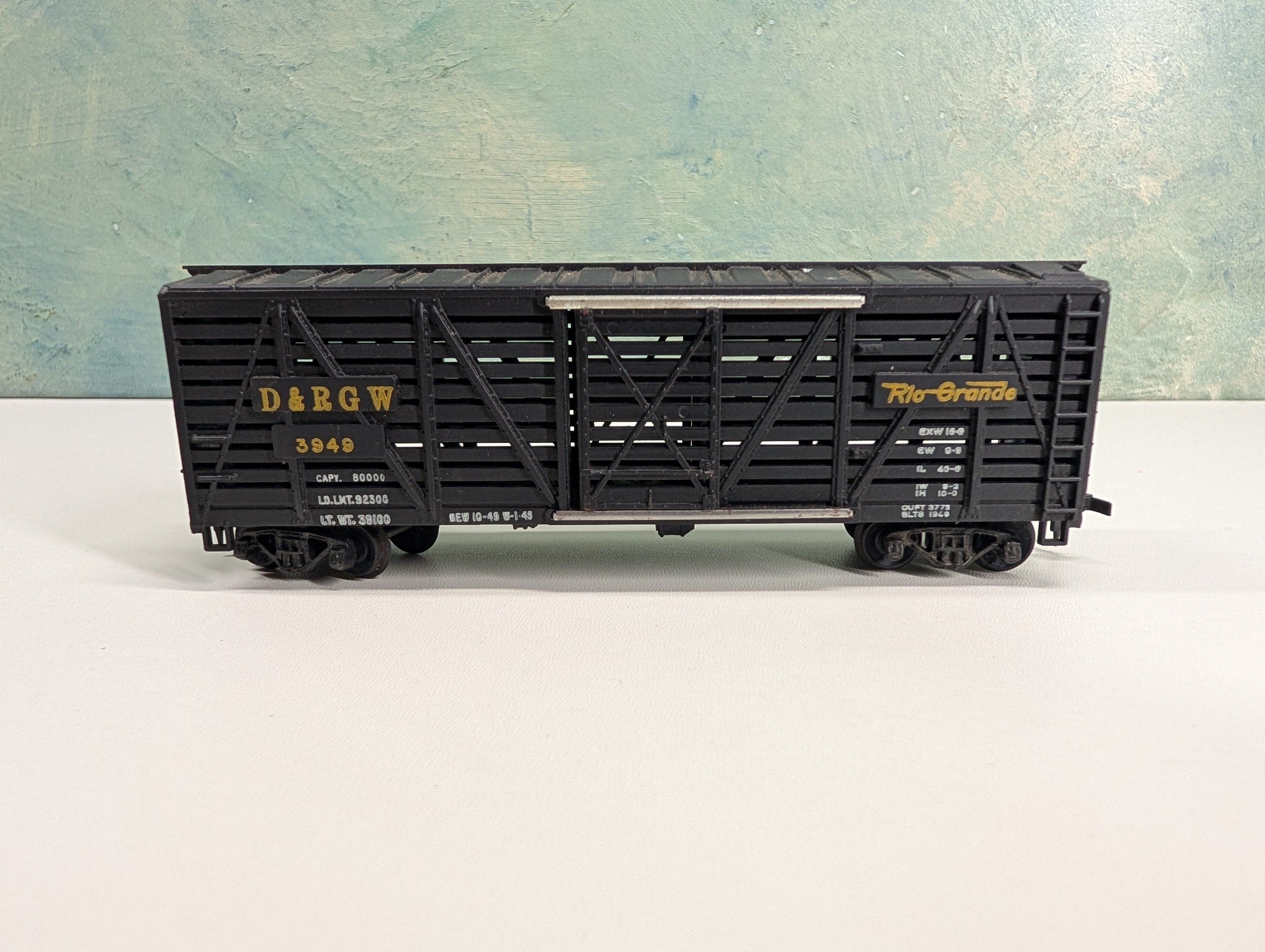 USED Mantua HO Scale 40' Cattle Livestock Car Rio Grande D&RGW #3949