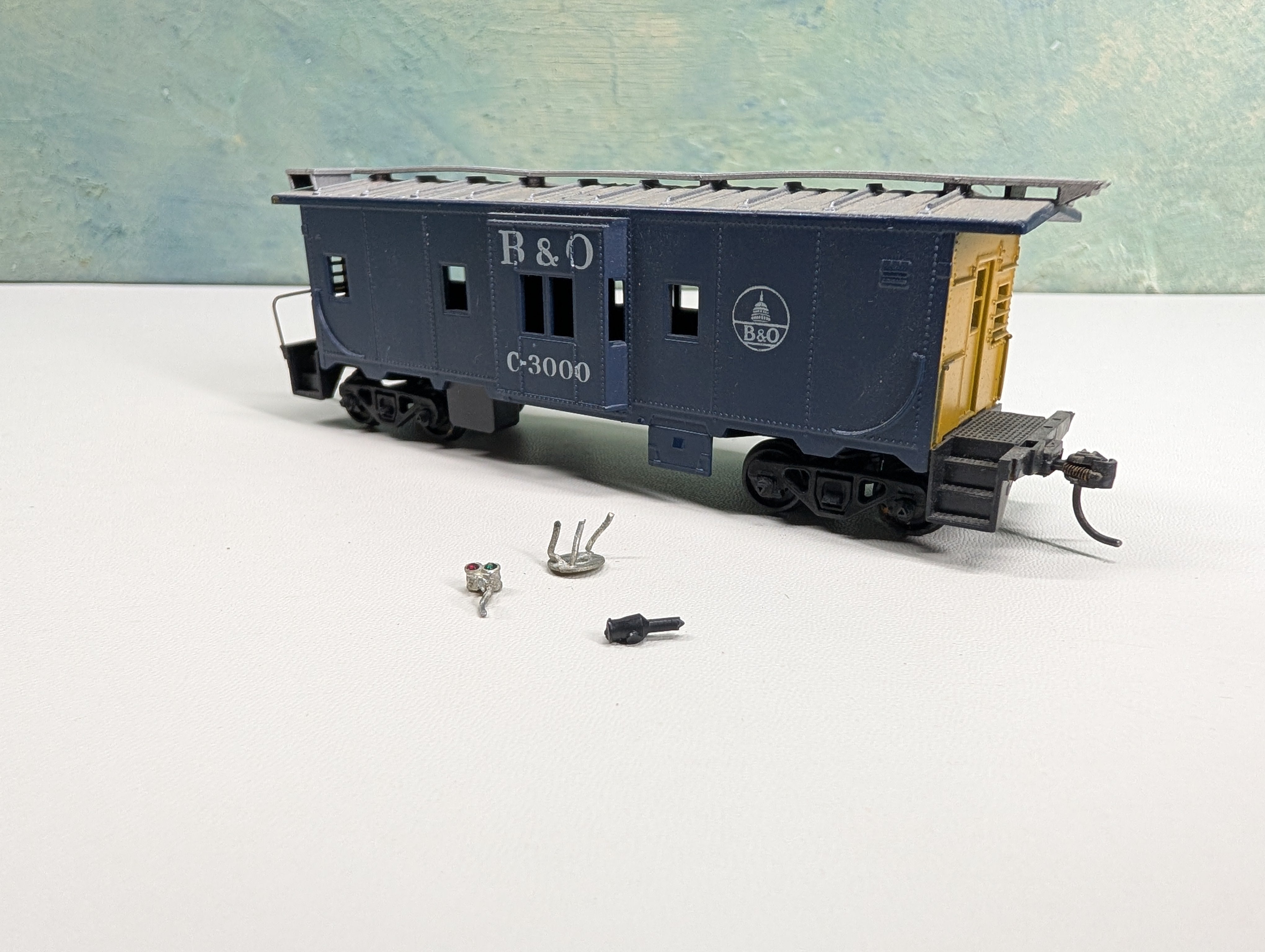 USED Athearn HO Scale Bay Window Caboose Baltimore and Ohio #C-3000
