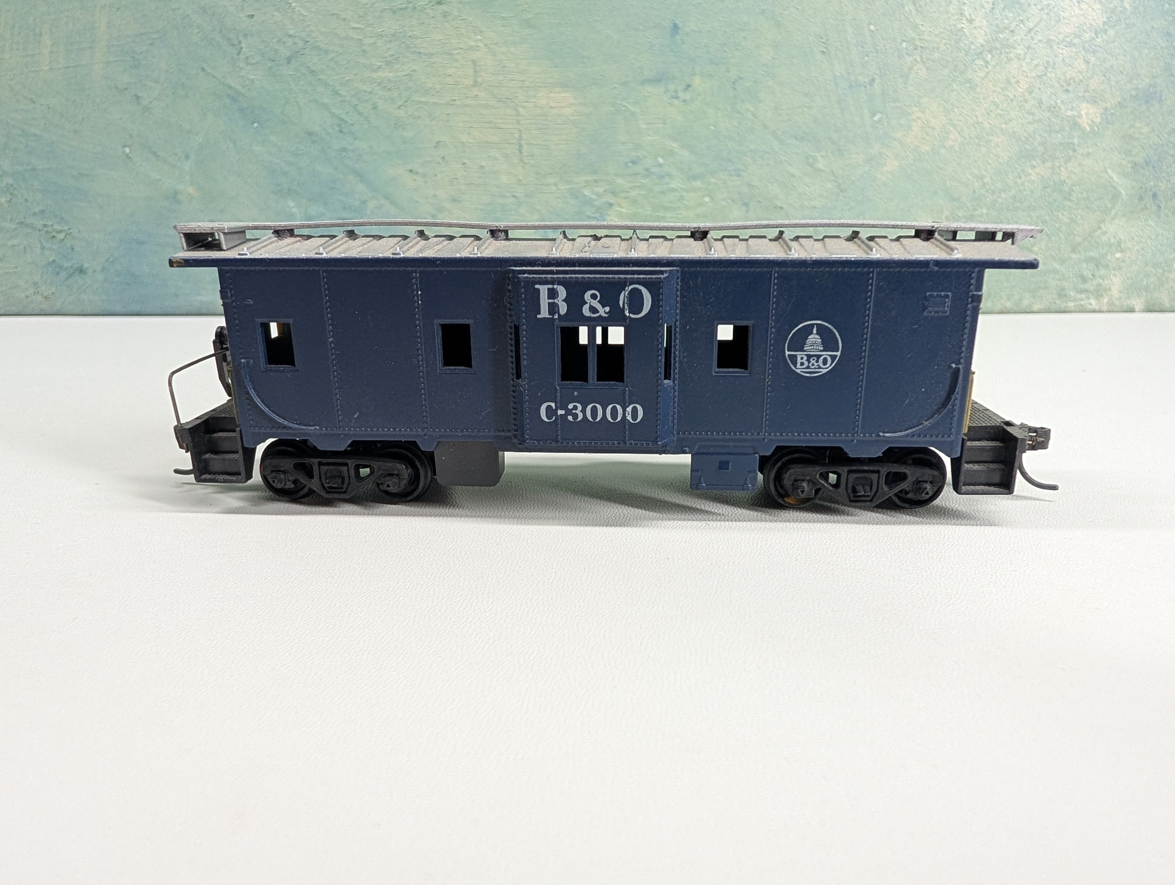 USED Athearn HO Scale Bay Window Caboose Baltimore and Ohio #C-3000