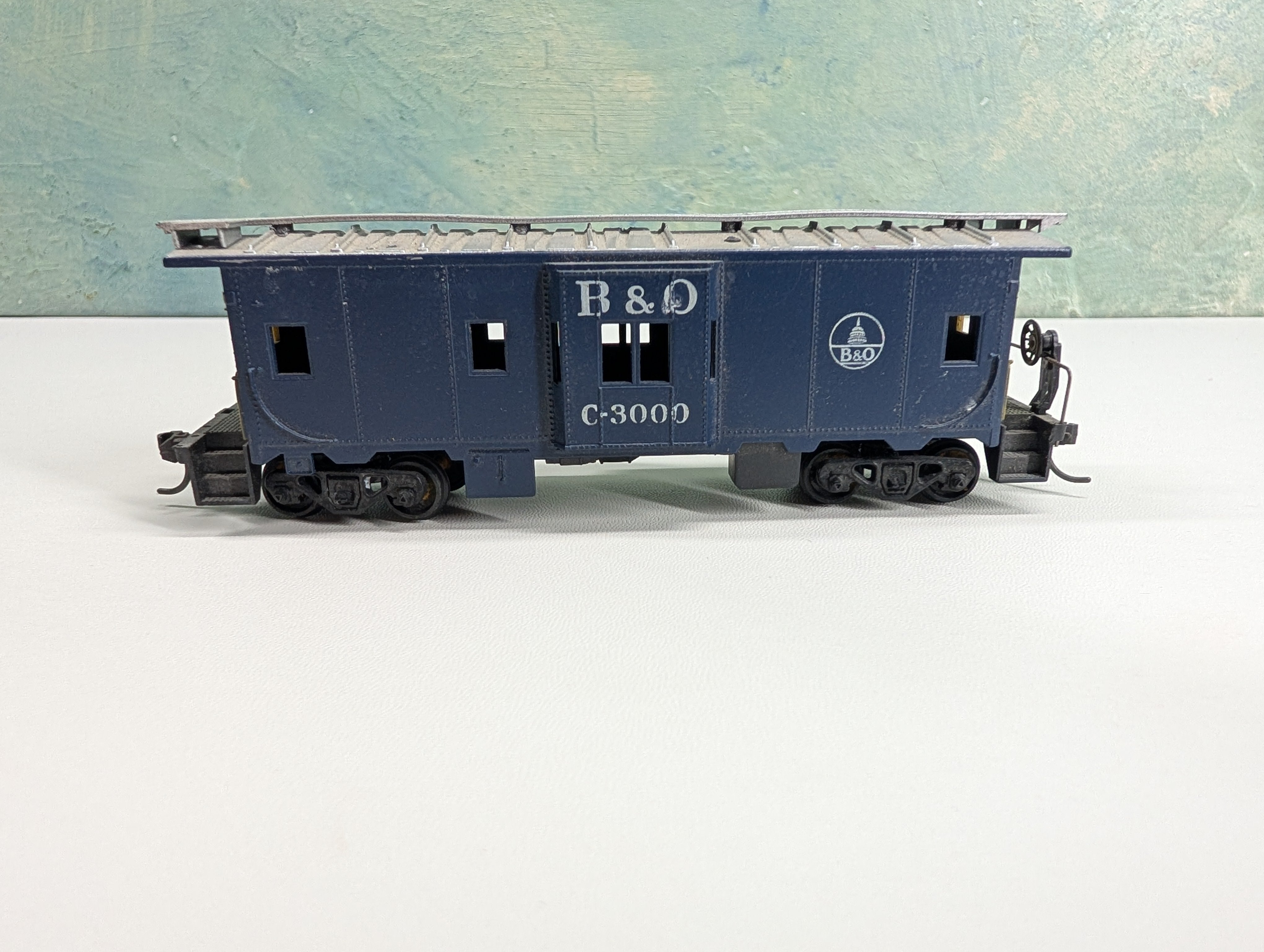 USED Athearn HO Scale Bay Window Caboose Baltimore and Ohio #C-3000