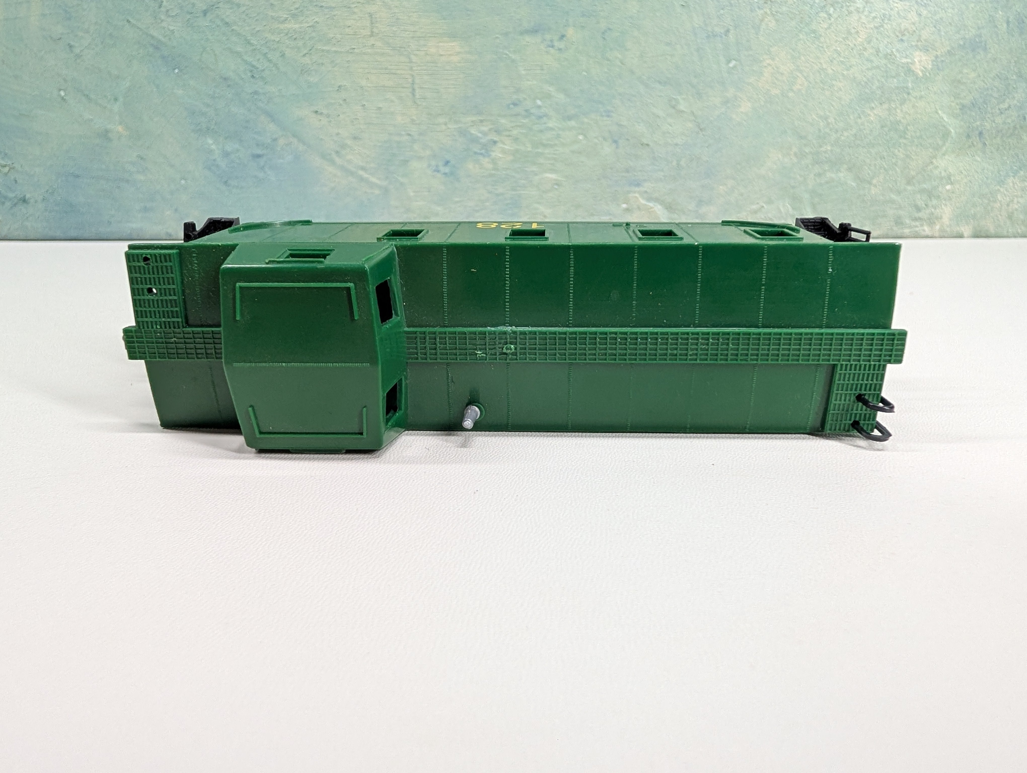 USED Bachmann HO Scale Green Caboose #128