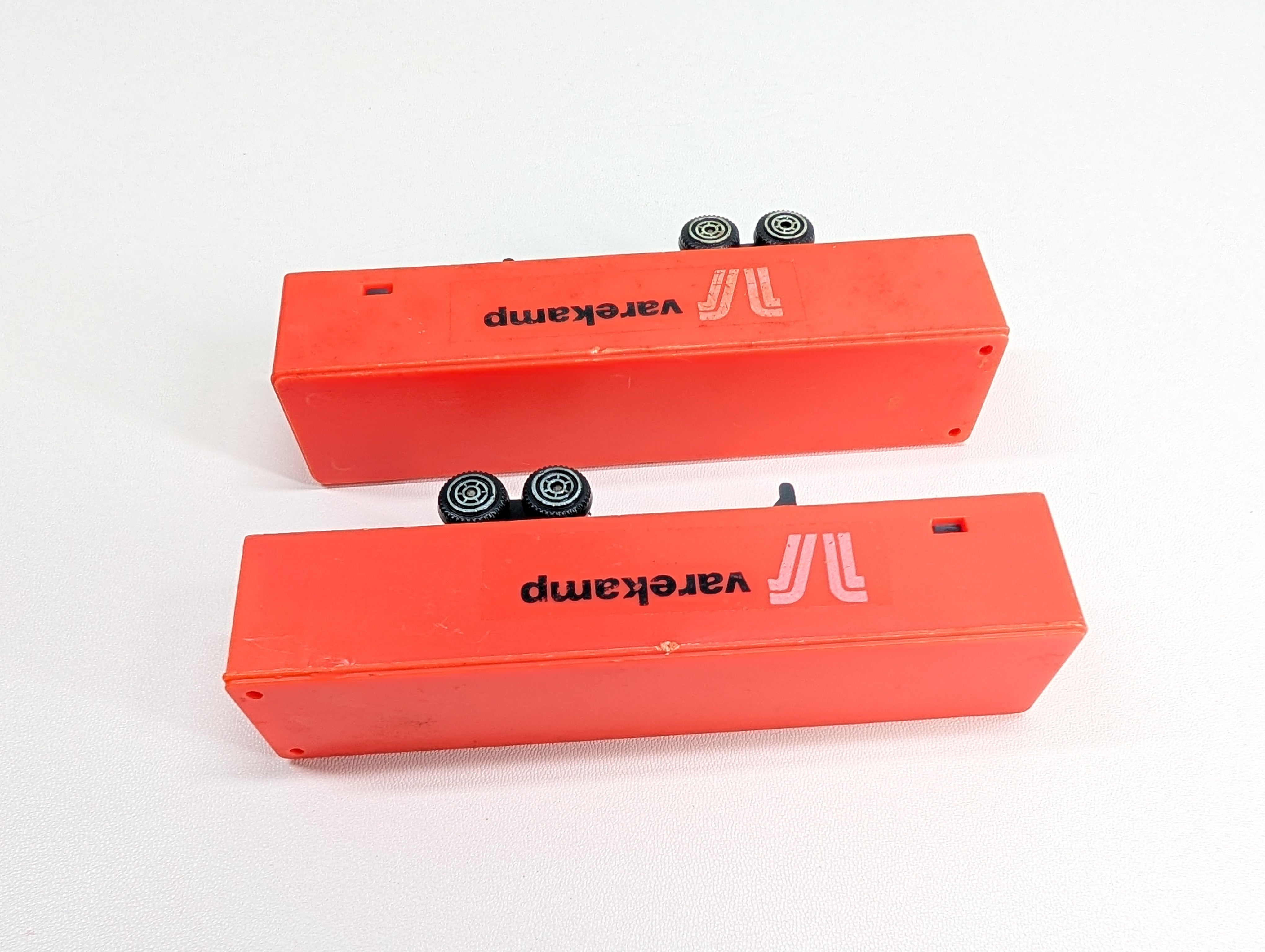 USED HO Scale Pair 35' Varekamp Trailers (2 pcs)