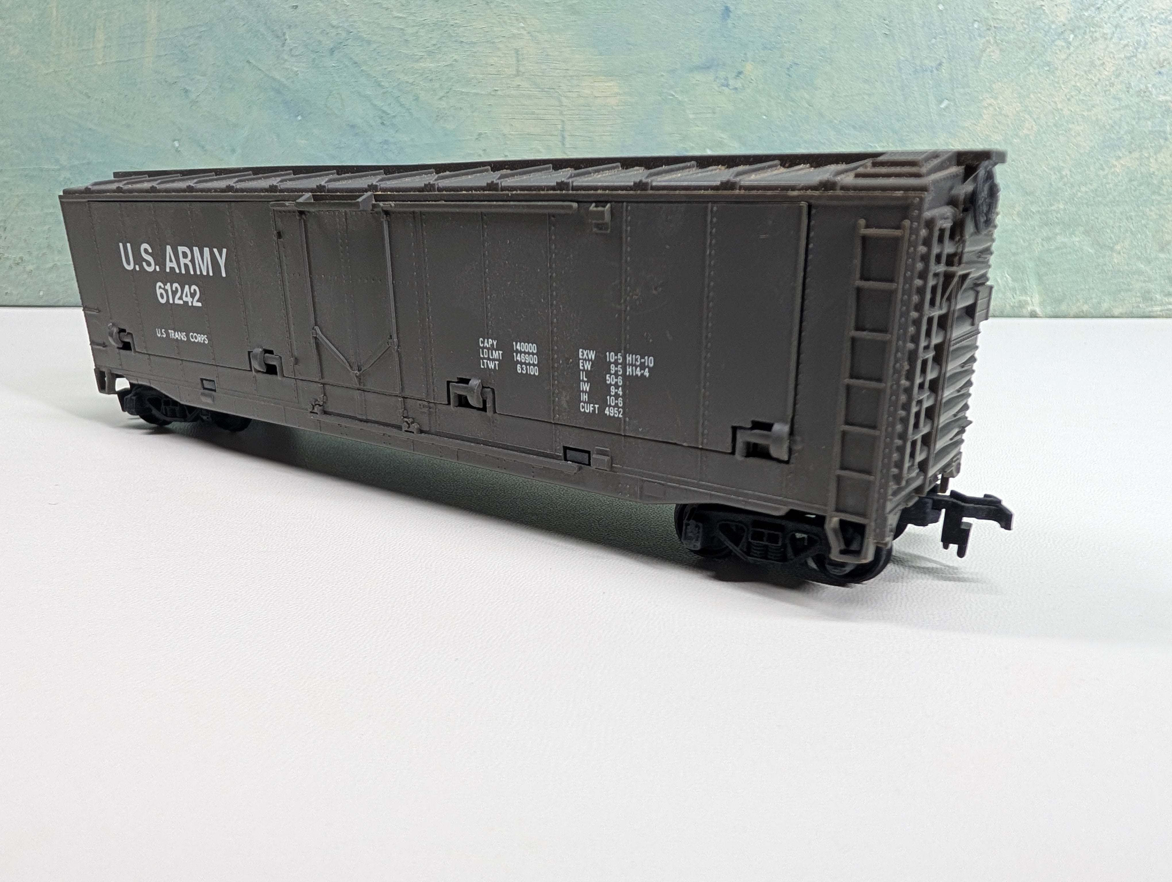 USED AHM HO Scale Tank Buster Box Car, Hidden Artillery US Army #61242