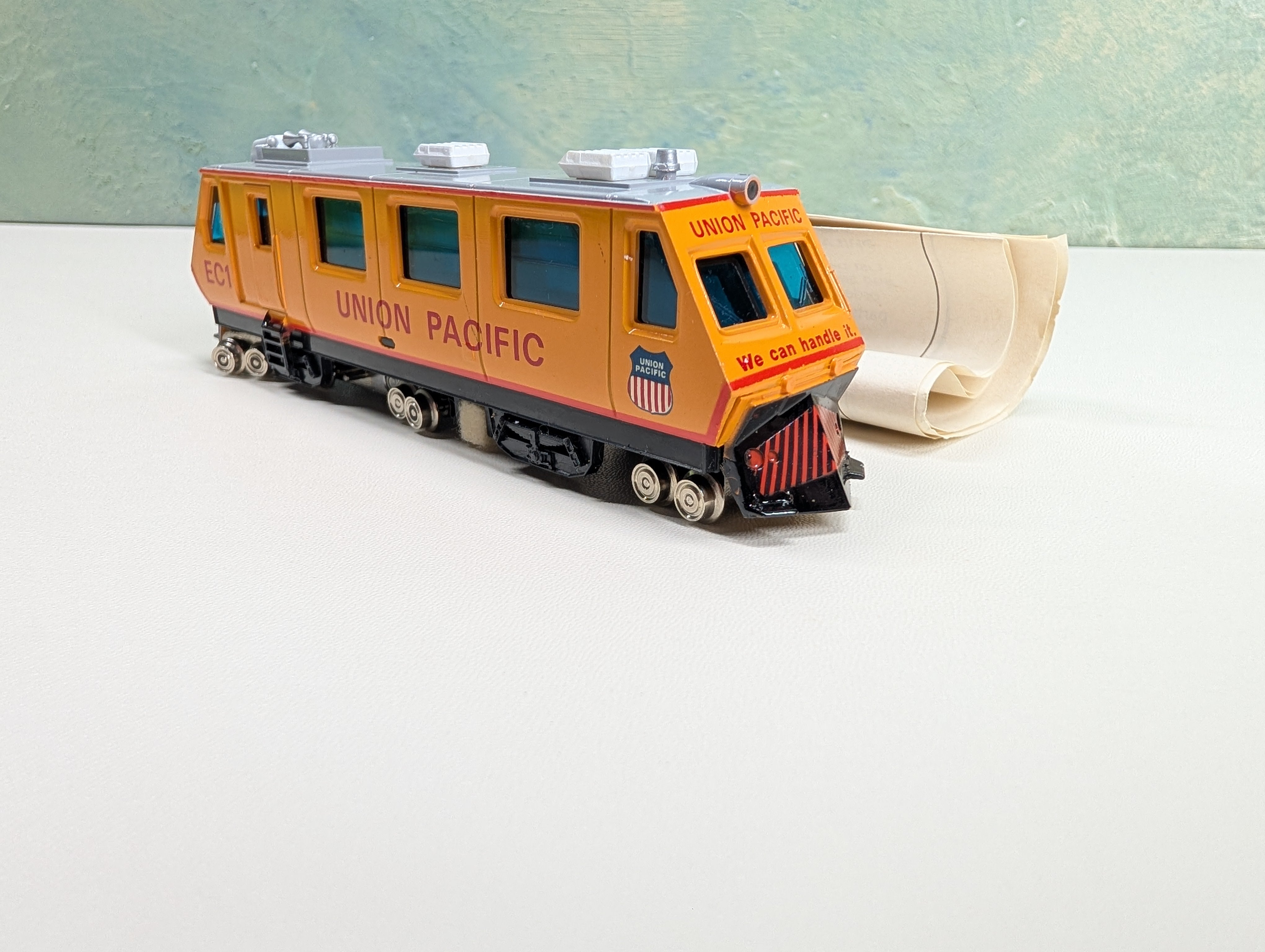 USED Bachmann 608 HO Scale Plasser EM80C Track Cleaner Diesel Locomotive Tested! DC