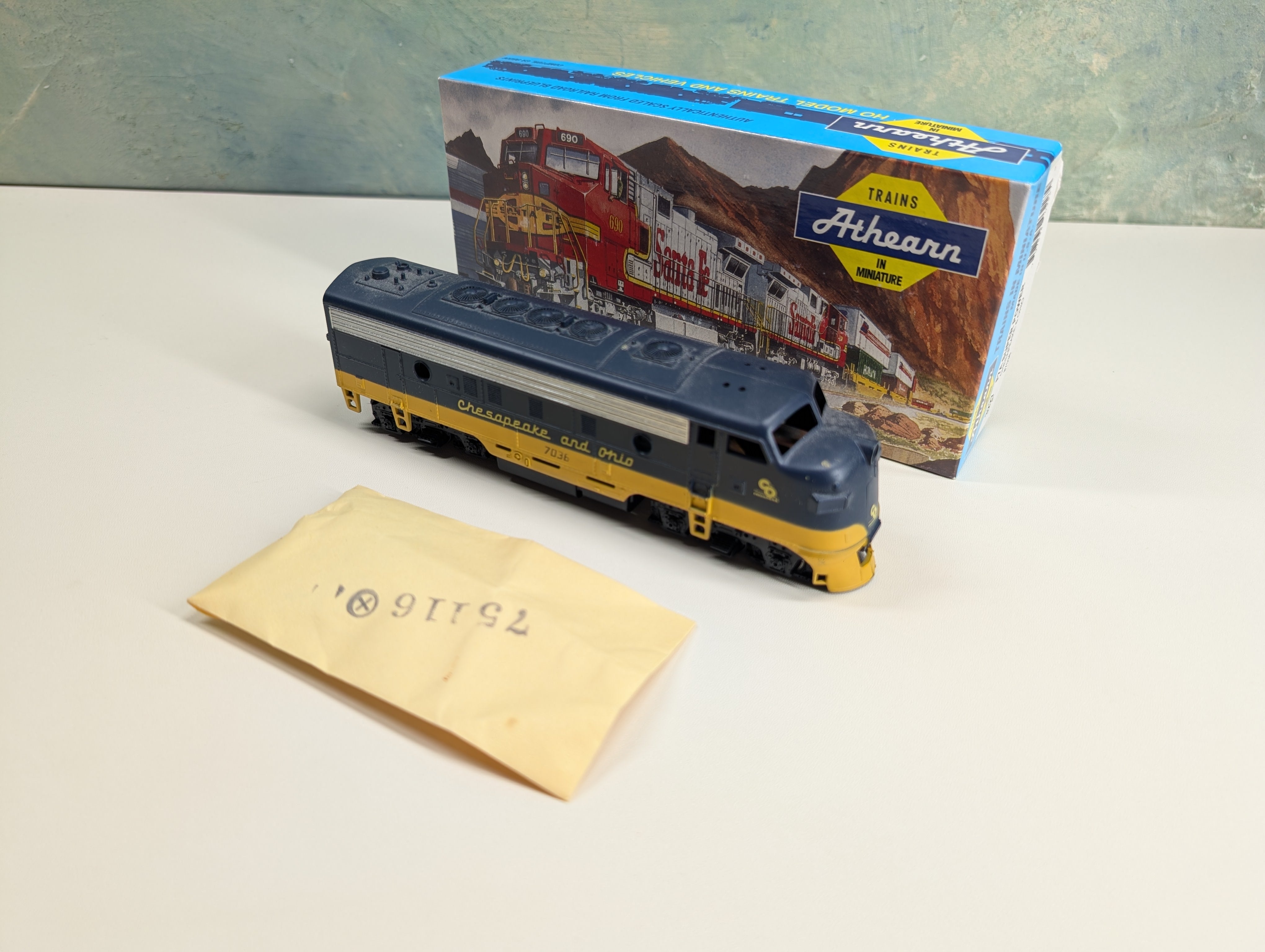 USED Athearn 3227 HO Scale F7A Super Power Diesel Locomotive Chesapeake and Ohio C&O #7036 Runs Great DC