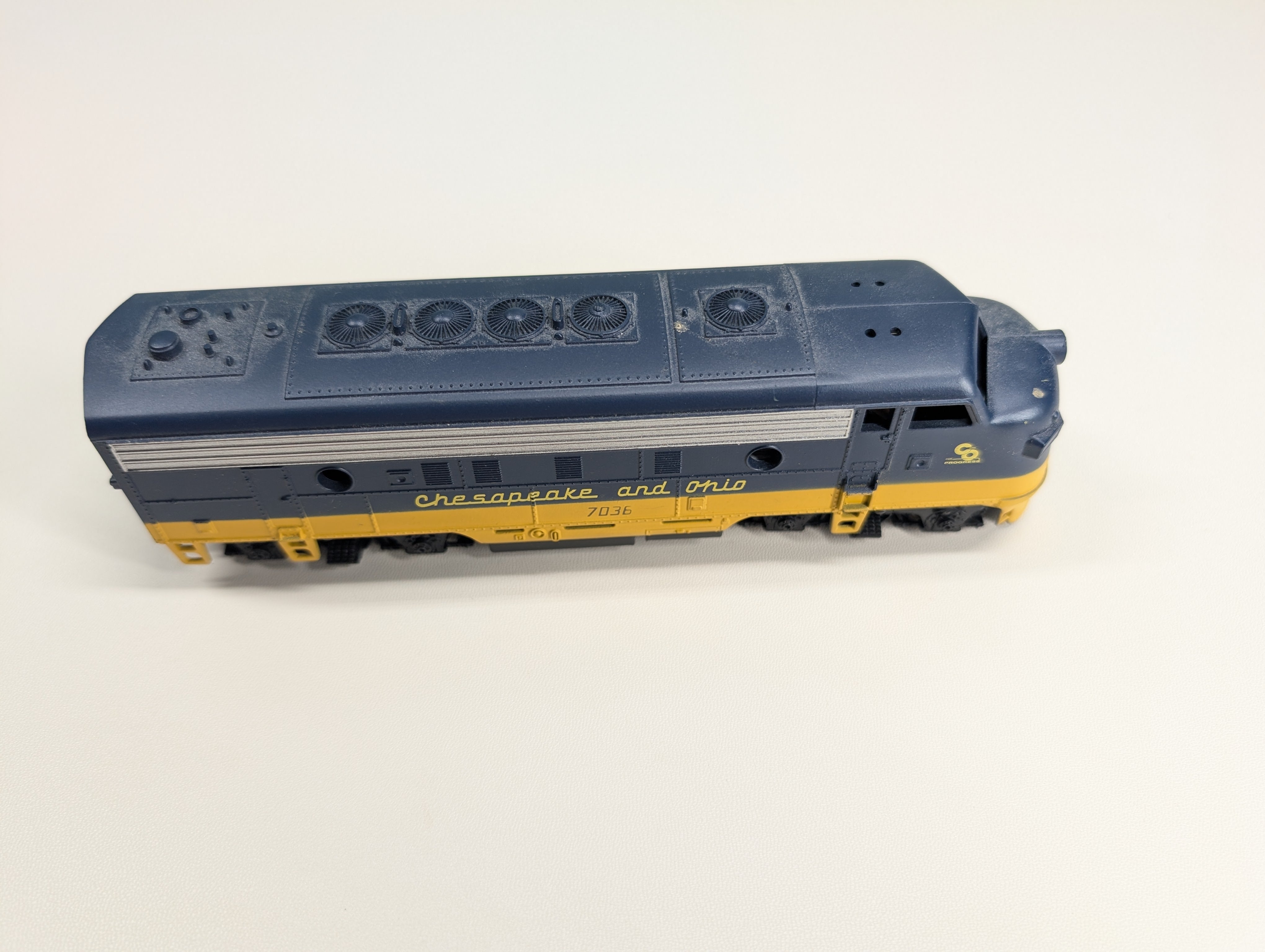 USED Athearn 3227 HO Scale F7A Super Power Diesel Locomotive Chesapeake and Ohio C&O #7036 Runs Great DC