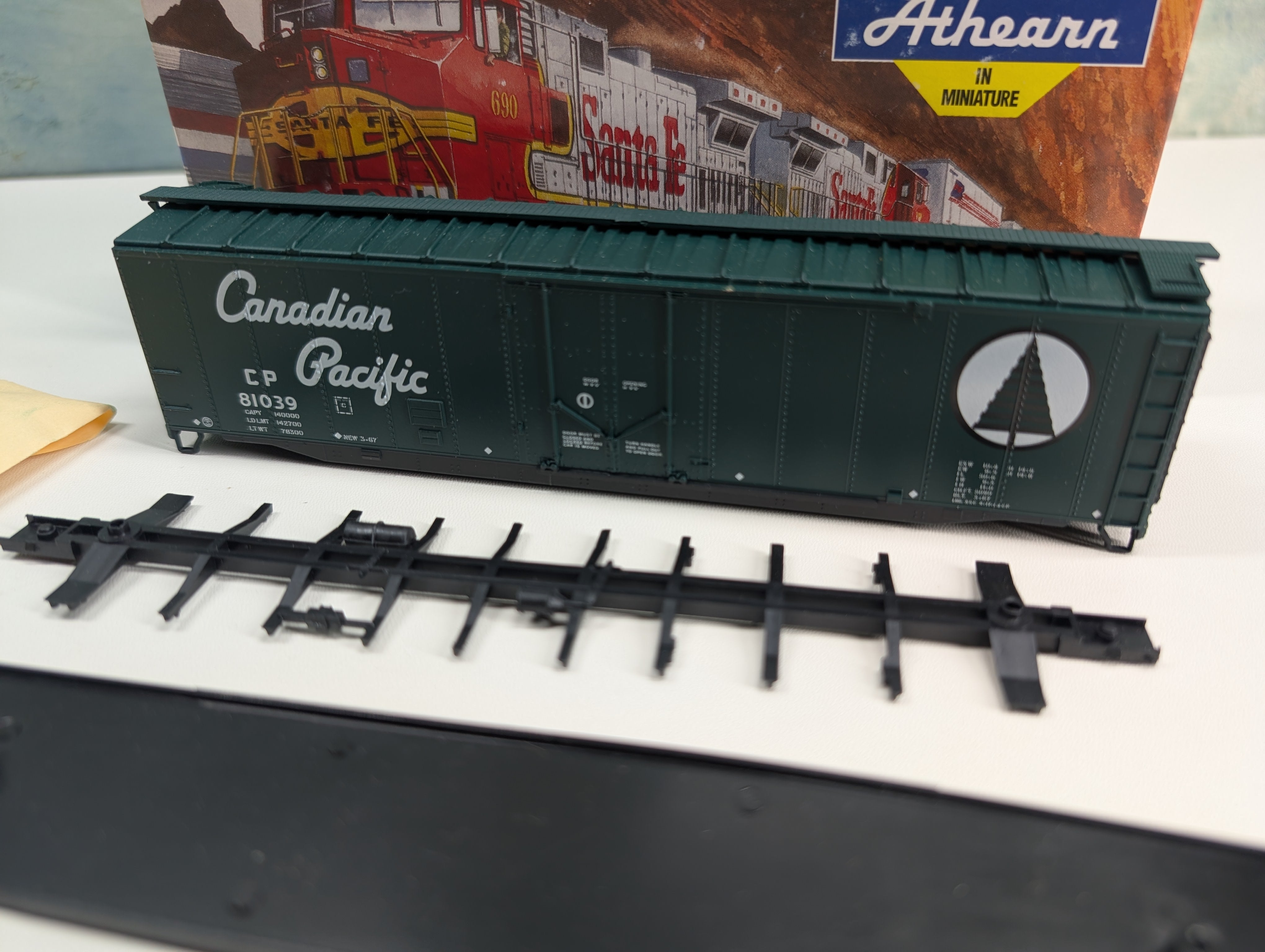 USED Athearn HO Scale 50' PD Box Car Canadian Pacific CP #81039 KIT