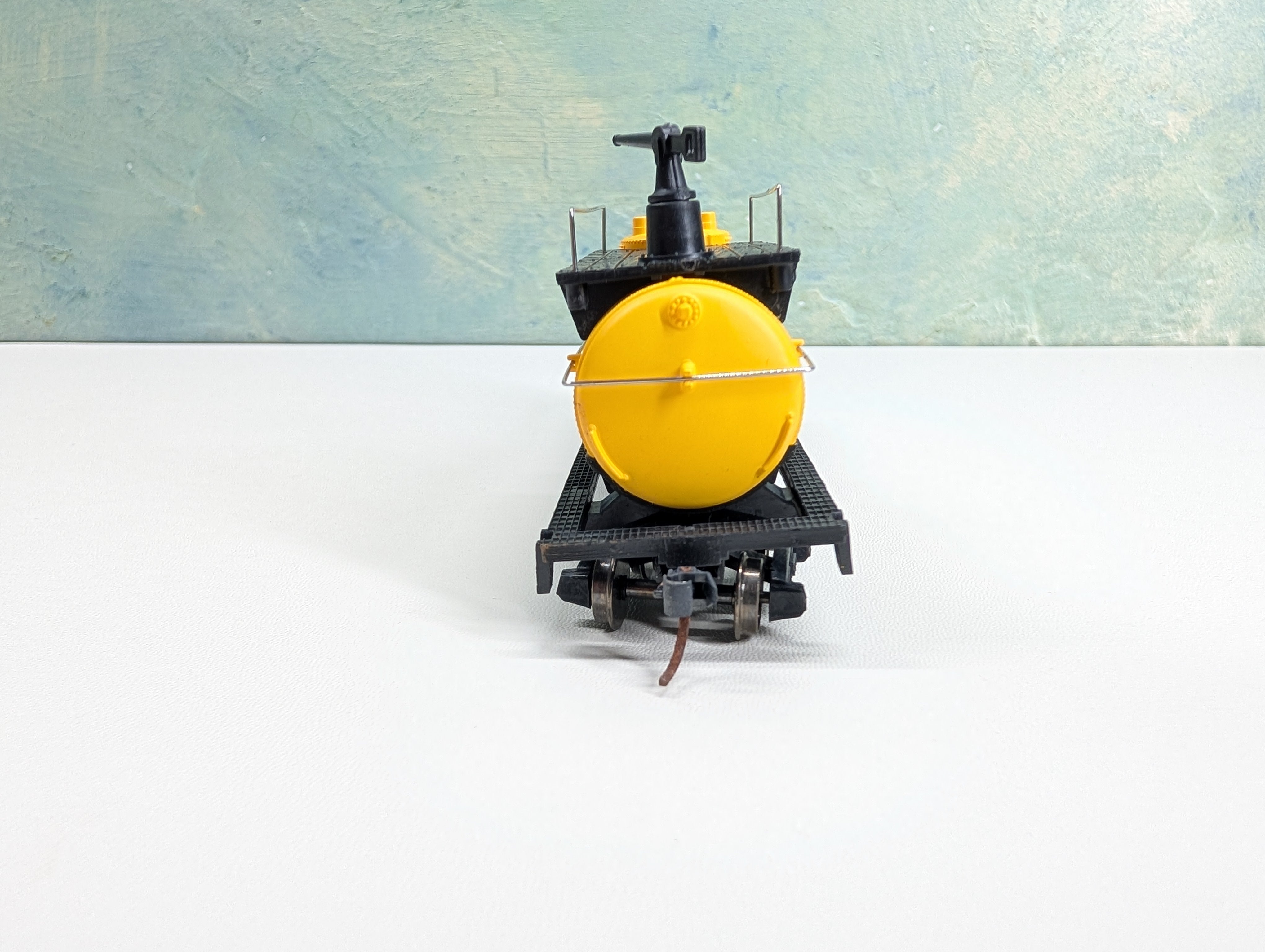 USED Walthers Trainline 931-767 HO Scale Fire Fighting Water Tank Car Georgia Pacific GPSX #46980 Metal Wheels