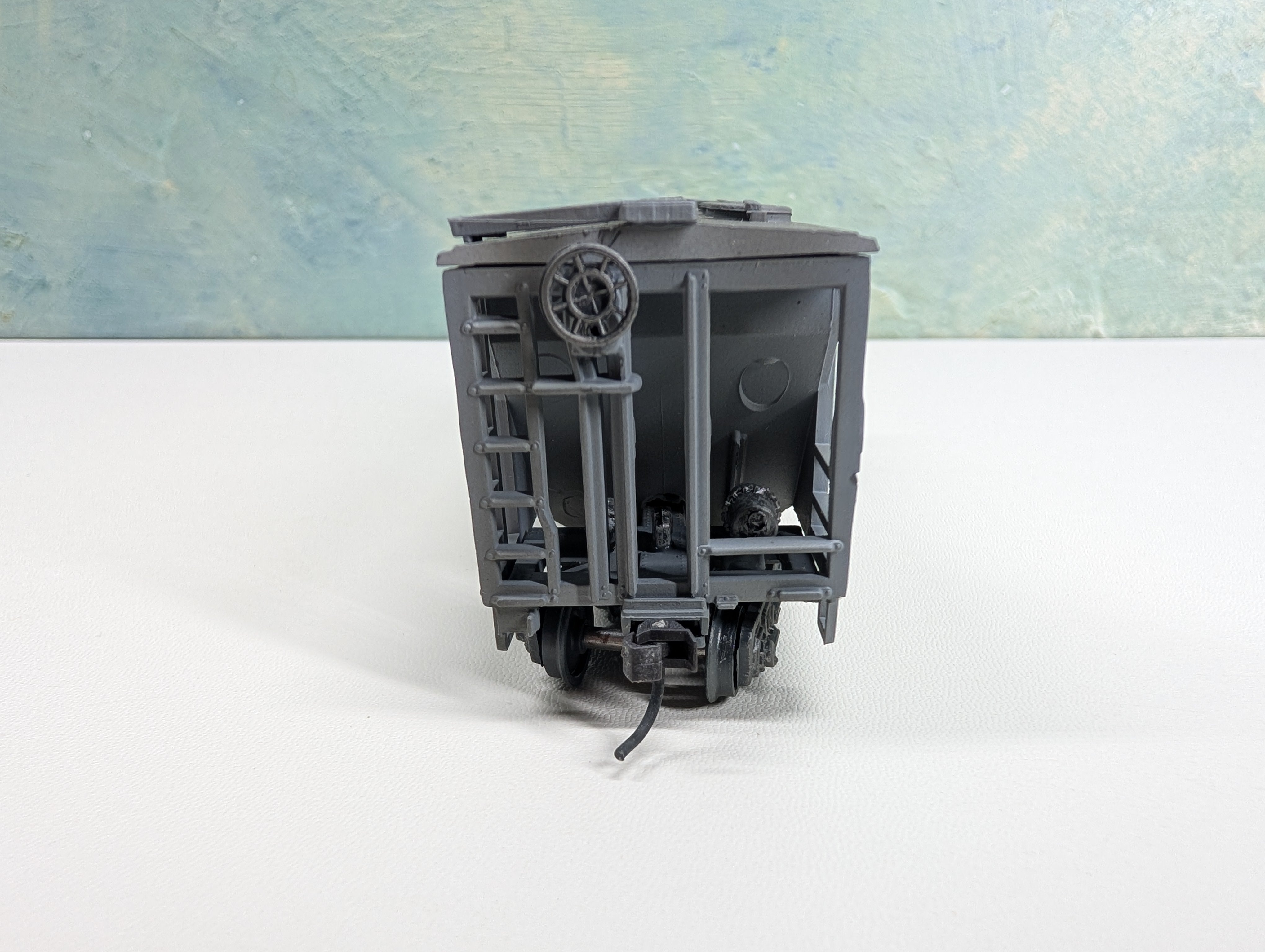 USED Roundhouse HO Scale 2 Bay Covered Hopper Union Pacific UP #1309 Weathered