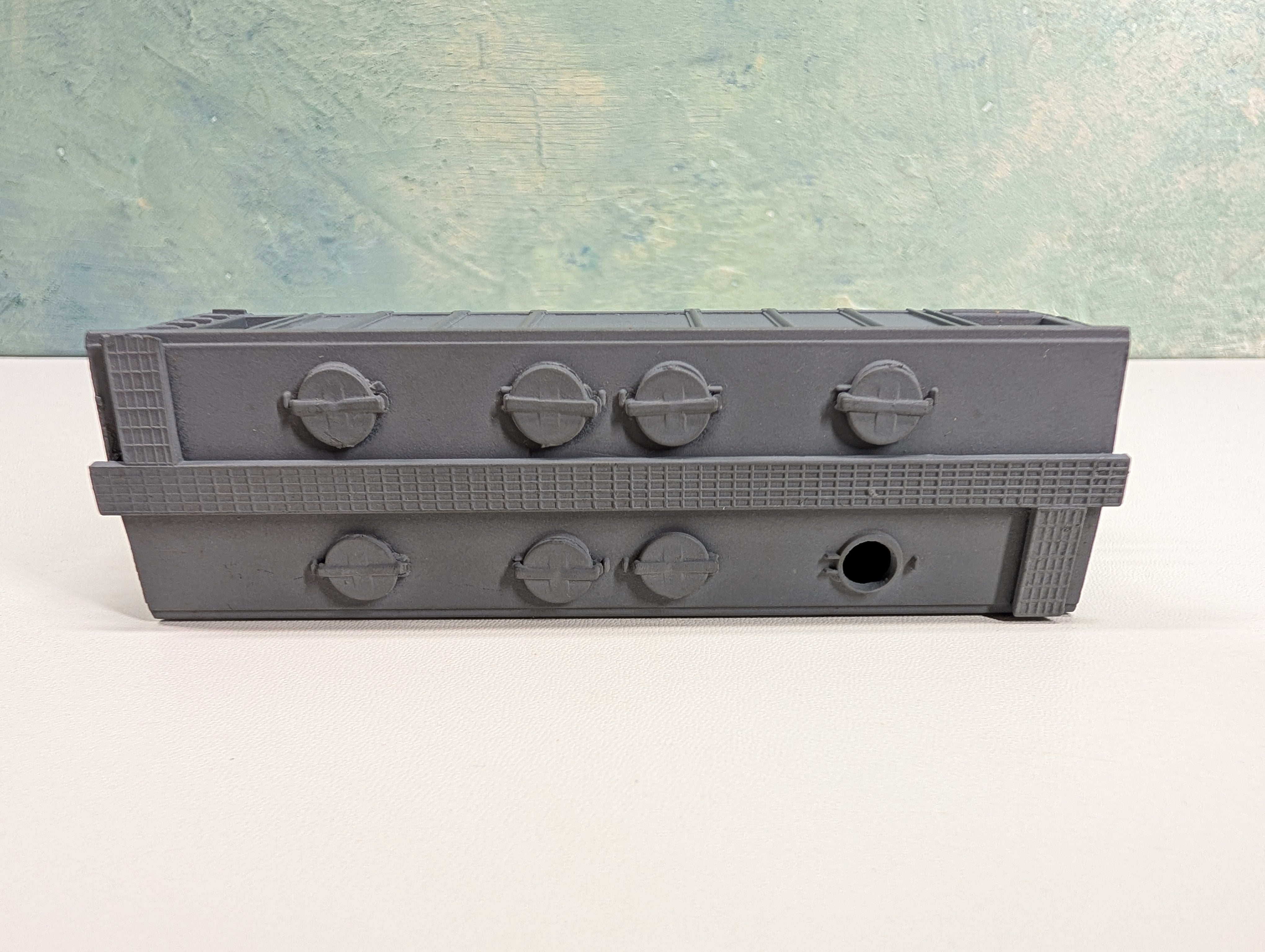 USED Roundhouse HO Scale 2 Bay Covered Hopper Undecorated Gray