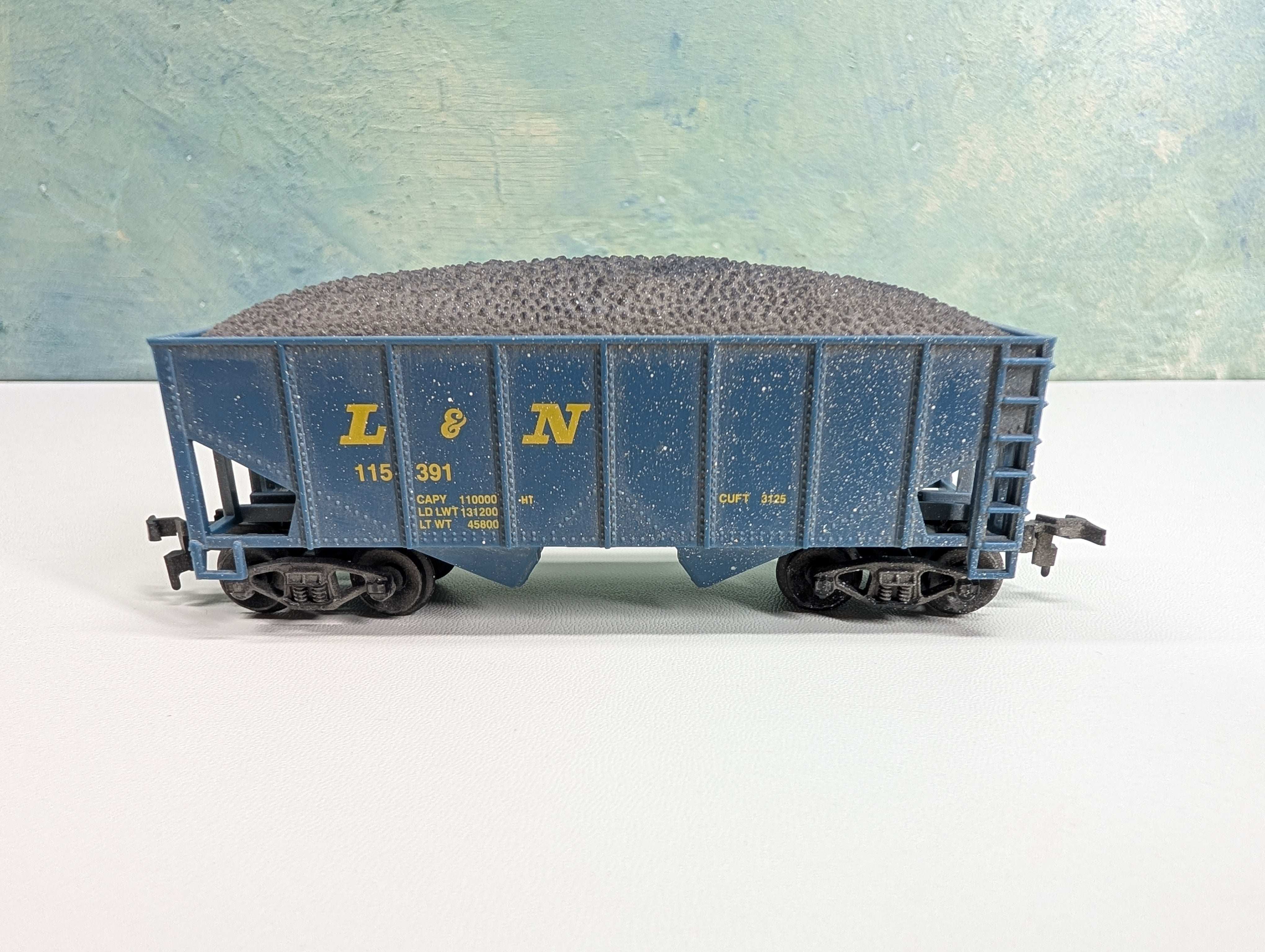 USED Life-Like HO Scale 2 Bay Hopper w/ Coal Louisville & Nashville L&N #115391