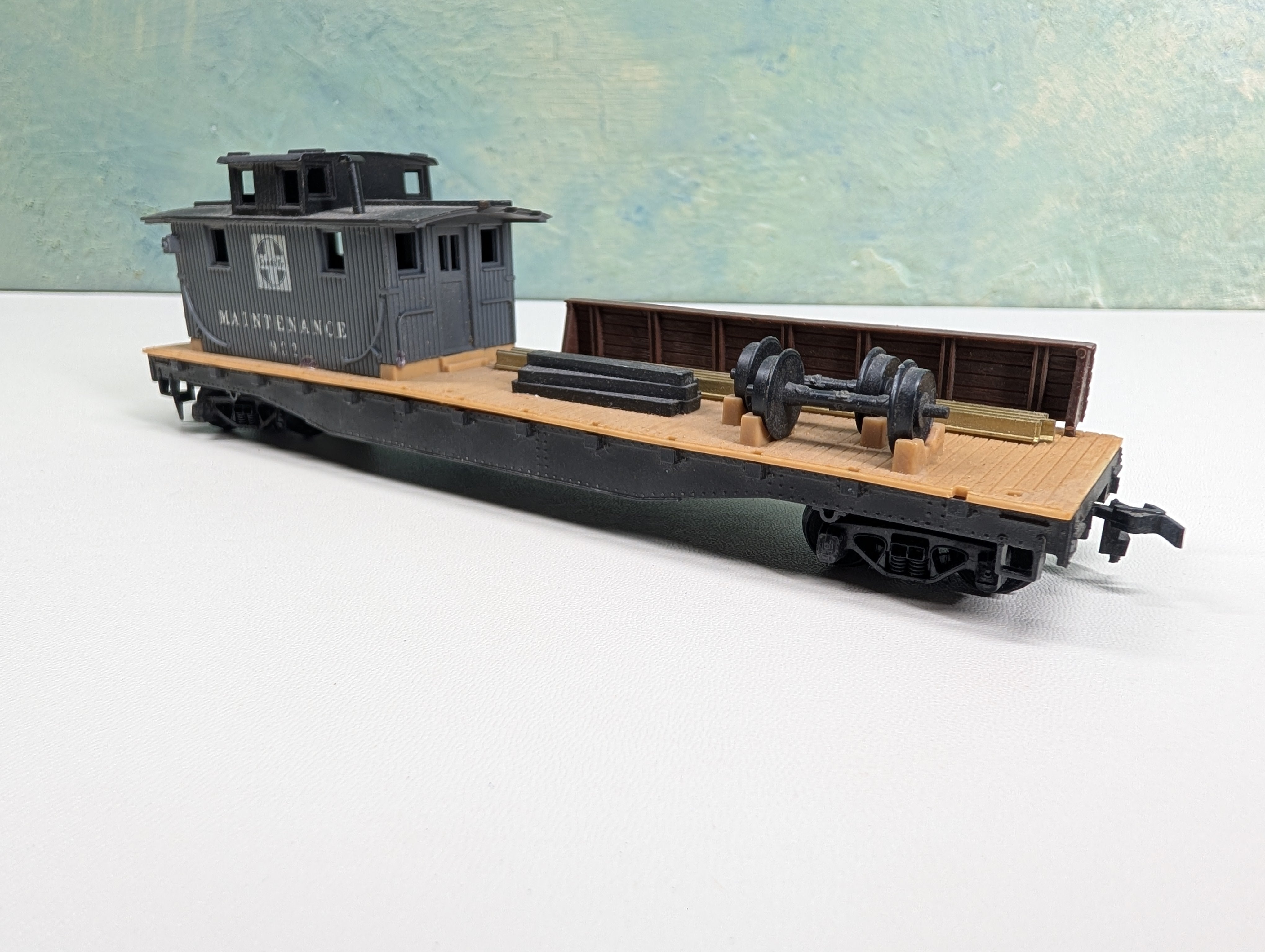 USED Tyco HO Scale 50' MOW Boom Tender Santa Fe #932