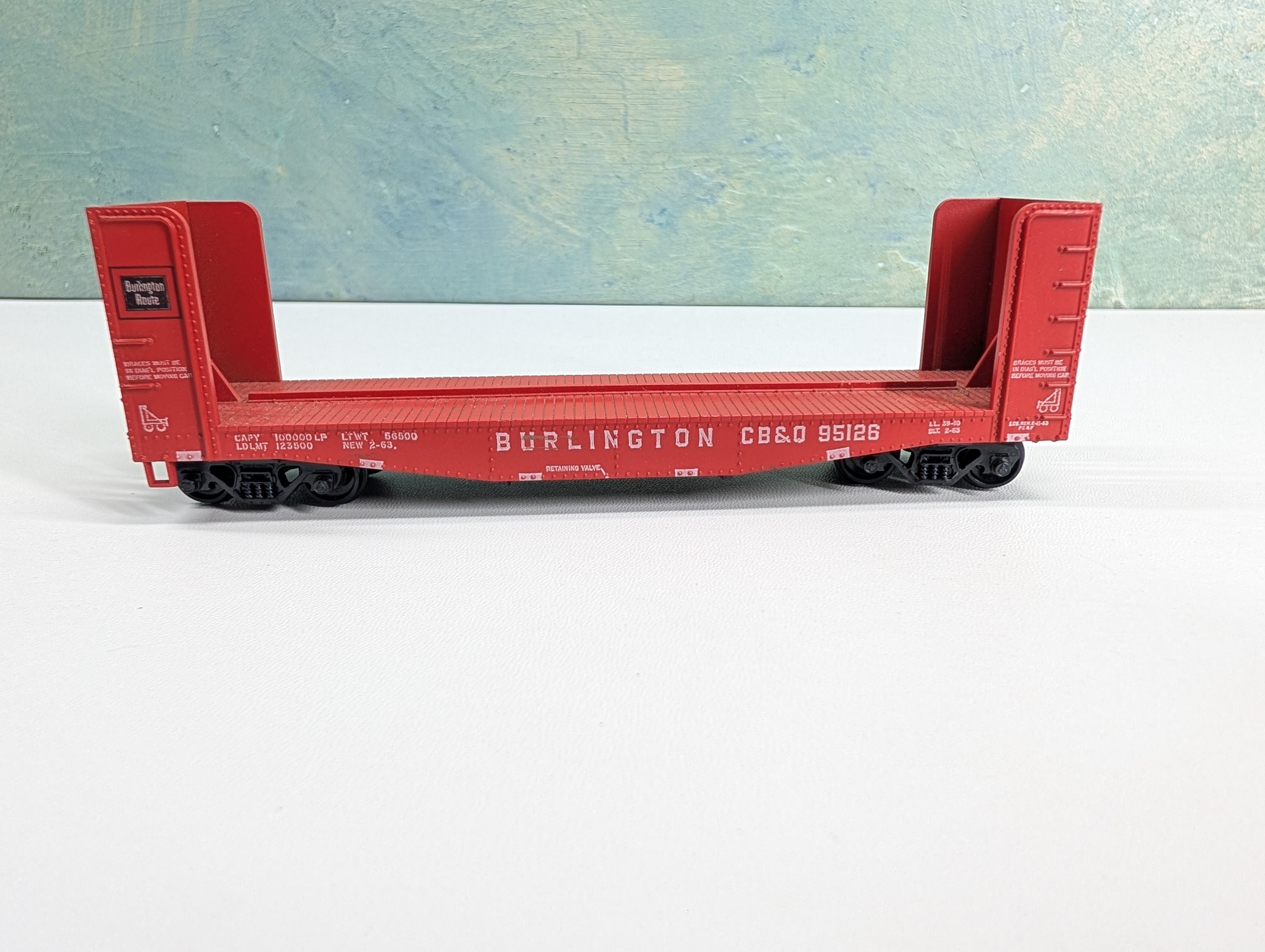 USED Athearn HO Scale 40' Pulpwood Bulkhead Flat Car Burlington CB&Q #95126