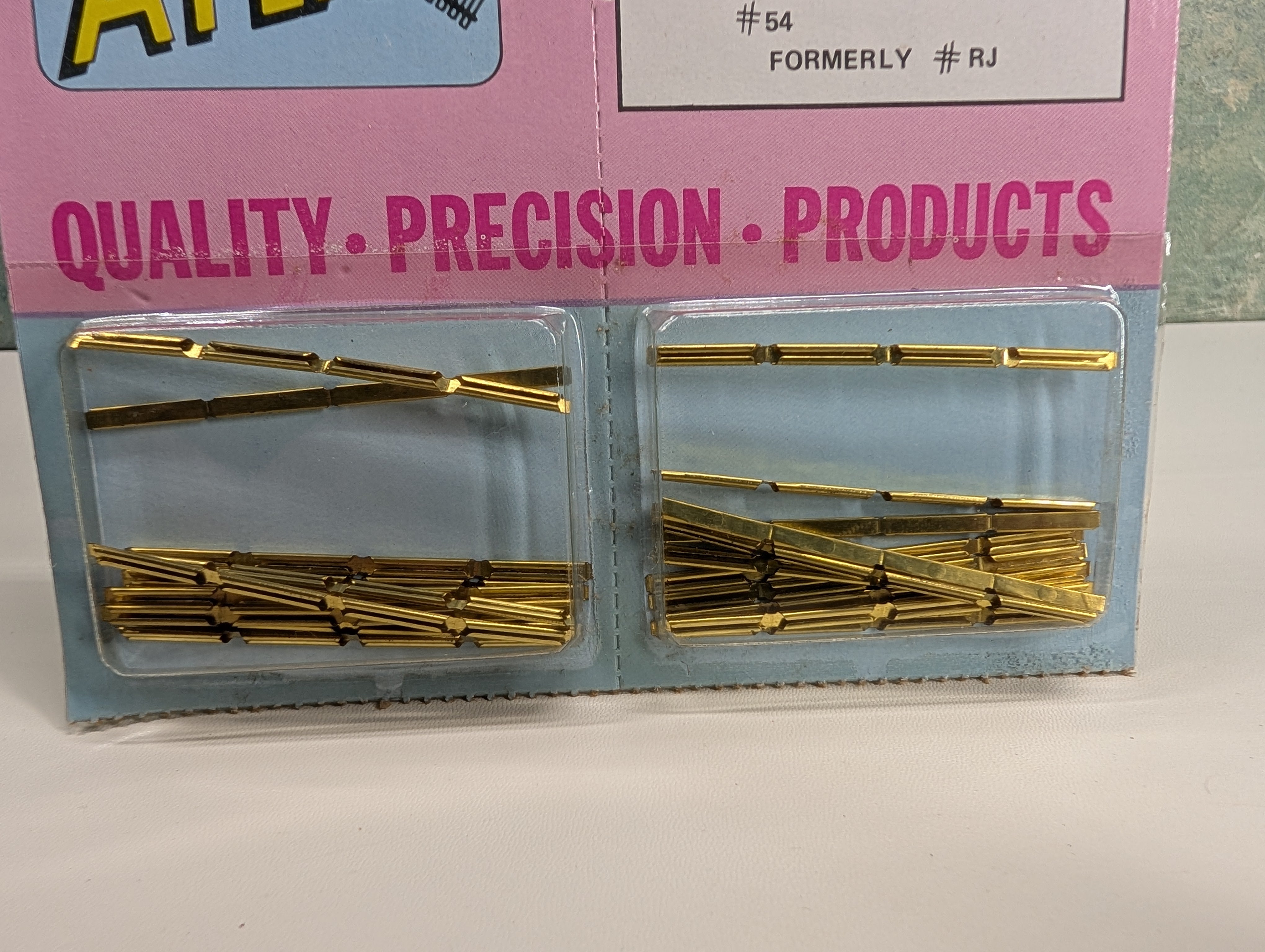 Atlas HO Scale 8 Dozen Brass Rail Joiners