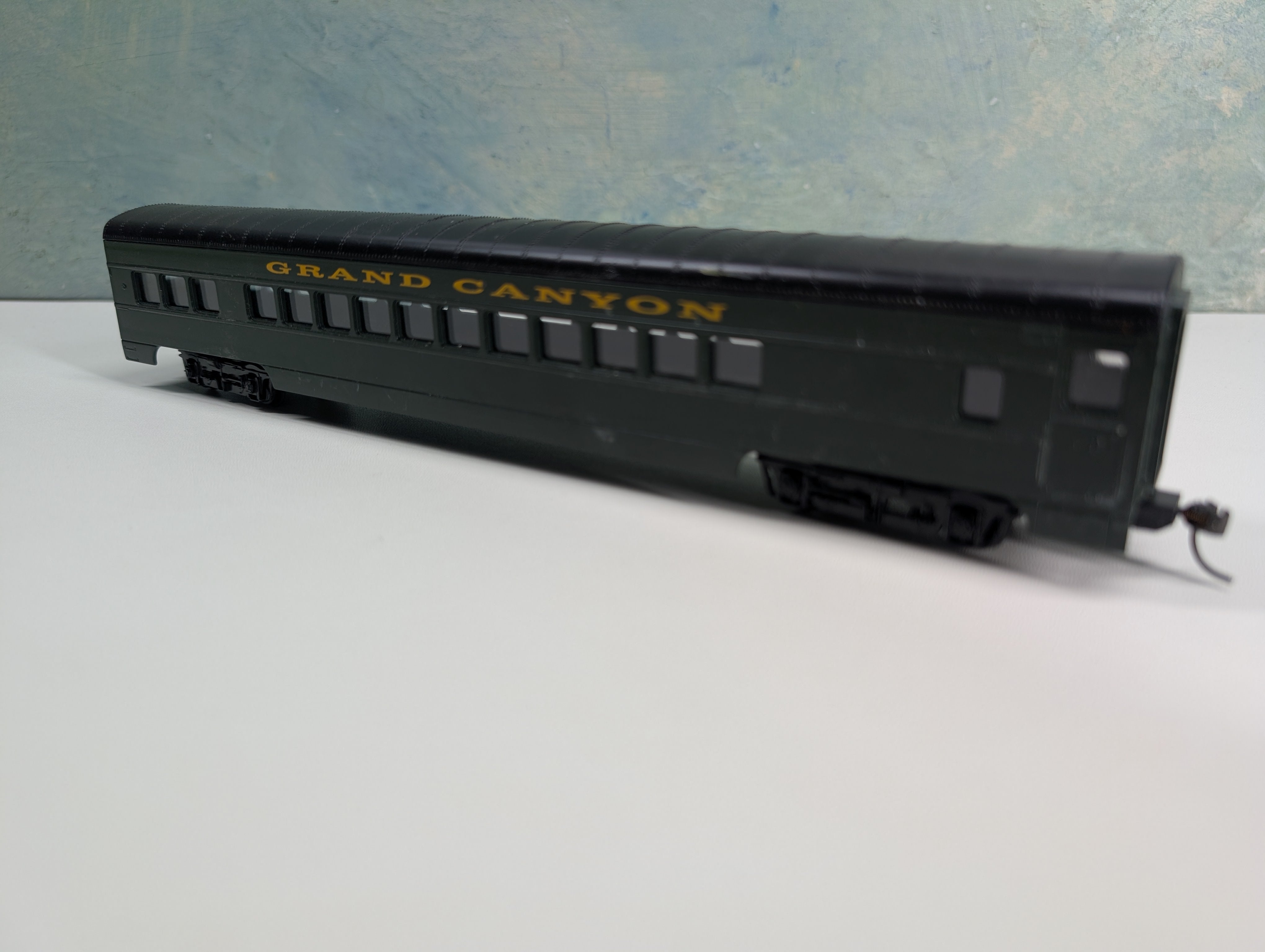 USED Con-Cor HO Scale 72' Coach Passenger Car Grand Canyon