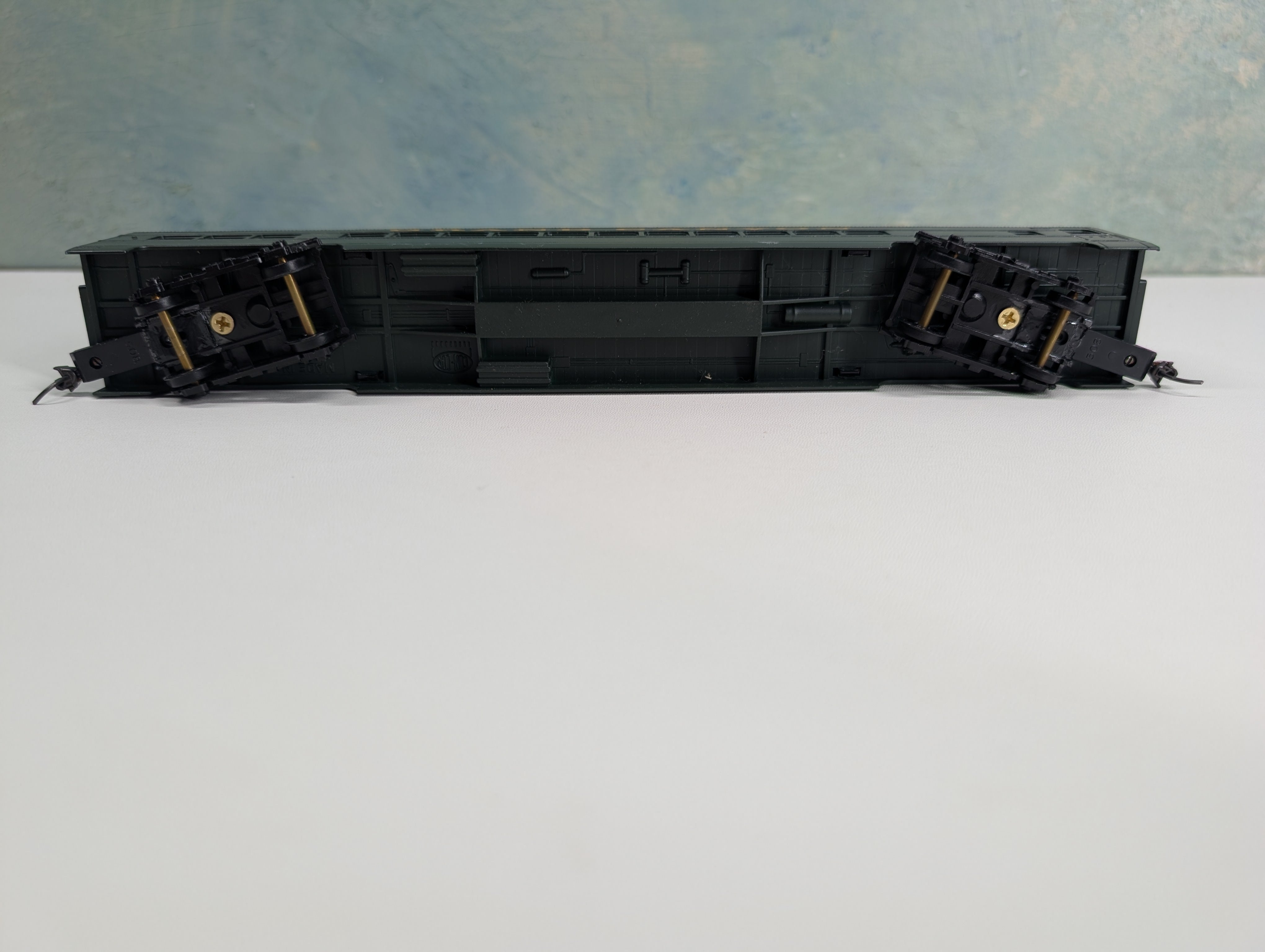 USED Con-Cor HO Scale 72' Coach Passenger Car Grand Canyon