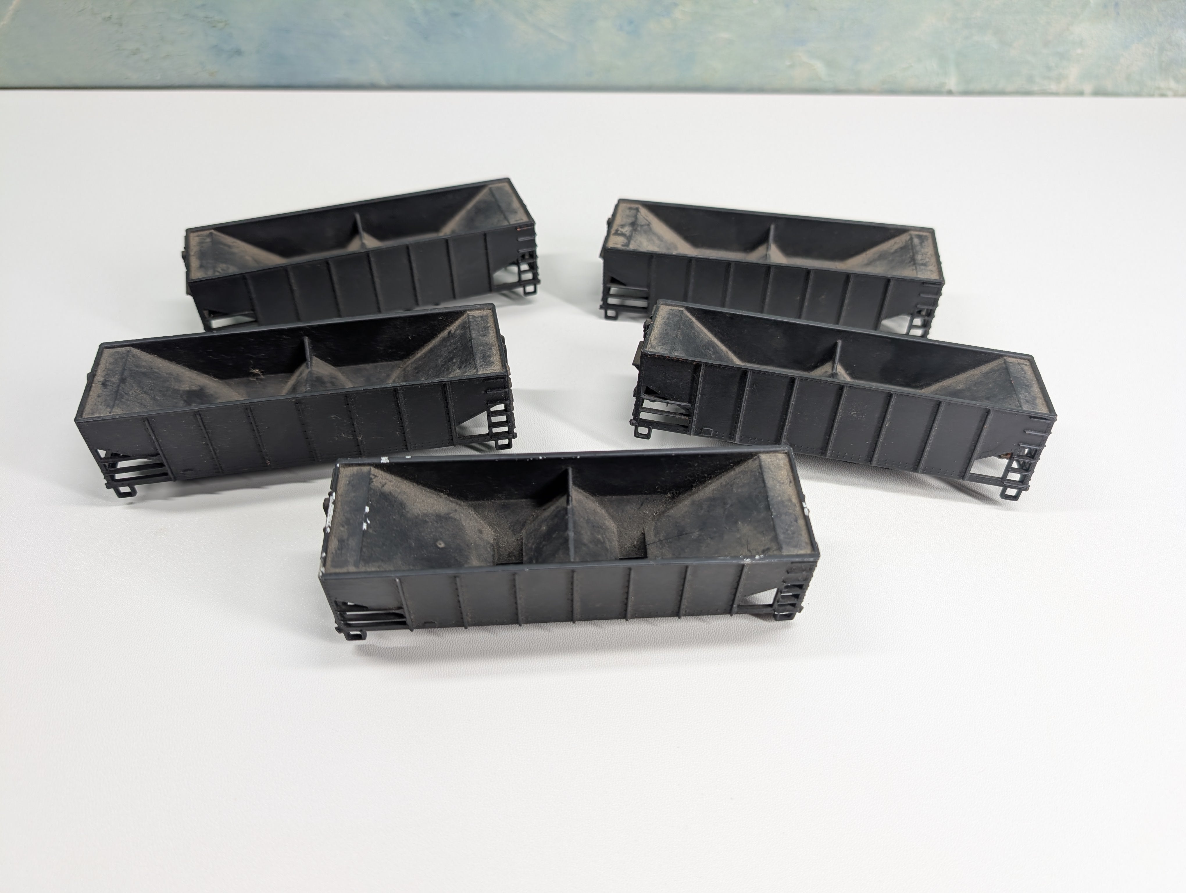 USED Tyco HO Scale 2 Bay Operating Hoppers, Black Undecroated, Parts/Repair (5 pcs)