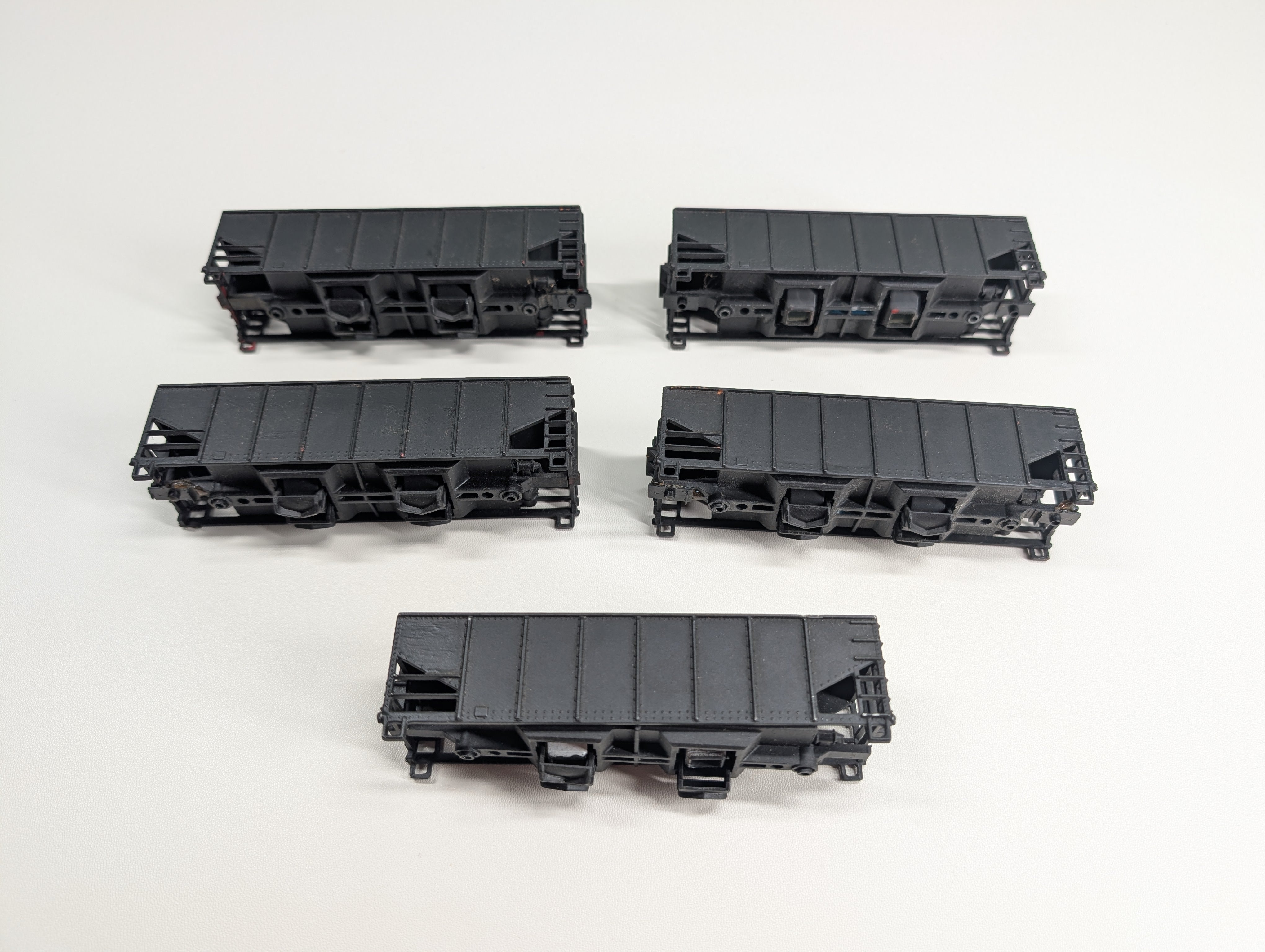 USED Tyco HO Scale 2 Bay Operating Hoppers, Black Undecroated, Parts/Repair (5 pcs)