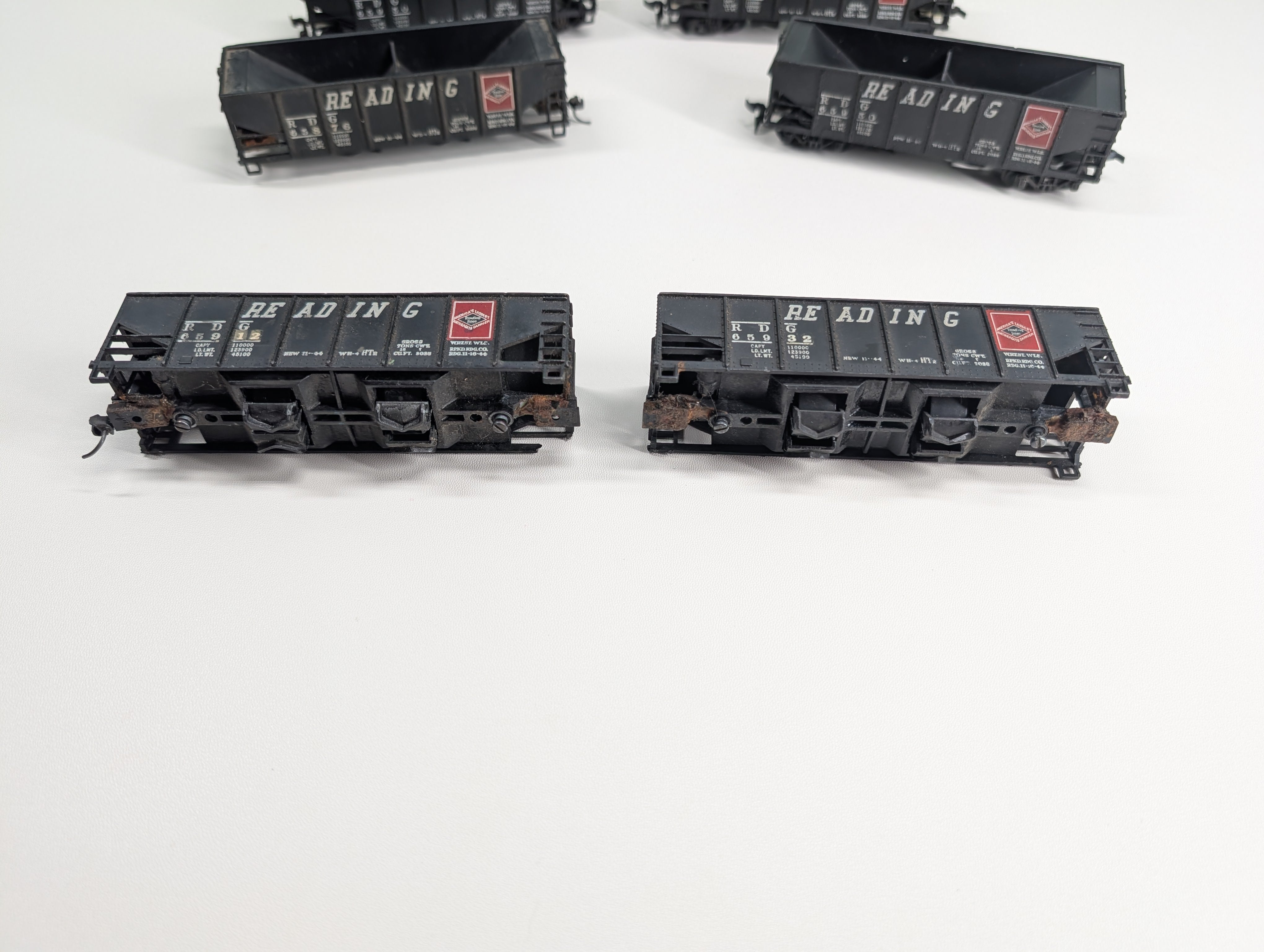 USED Tyco HO Scale 2 Bay Operating Hoppers, Parts/Repair Reading (6 pcs)