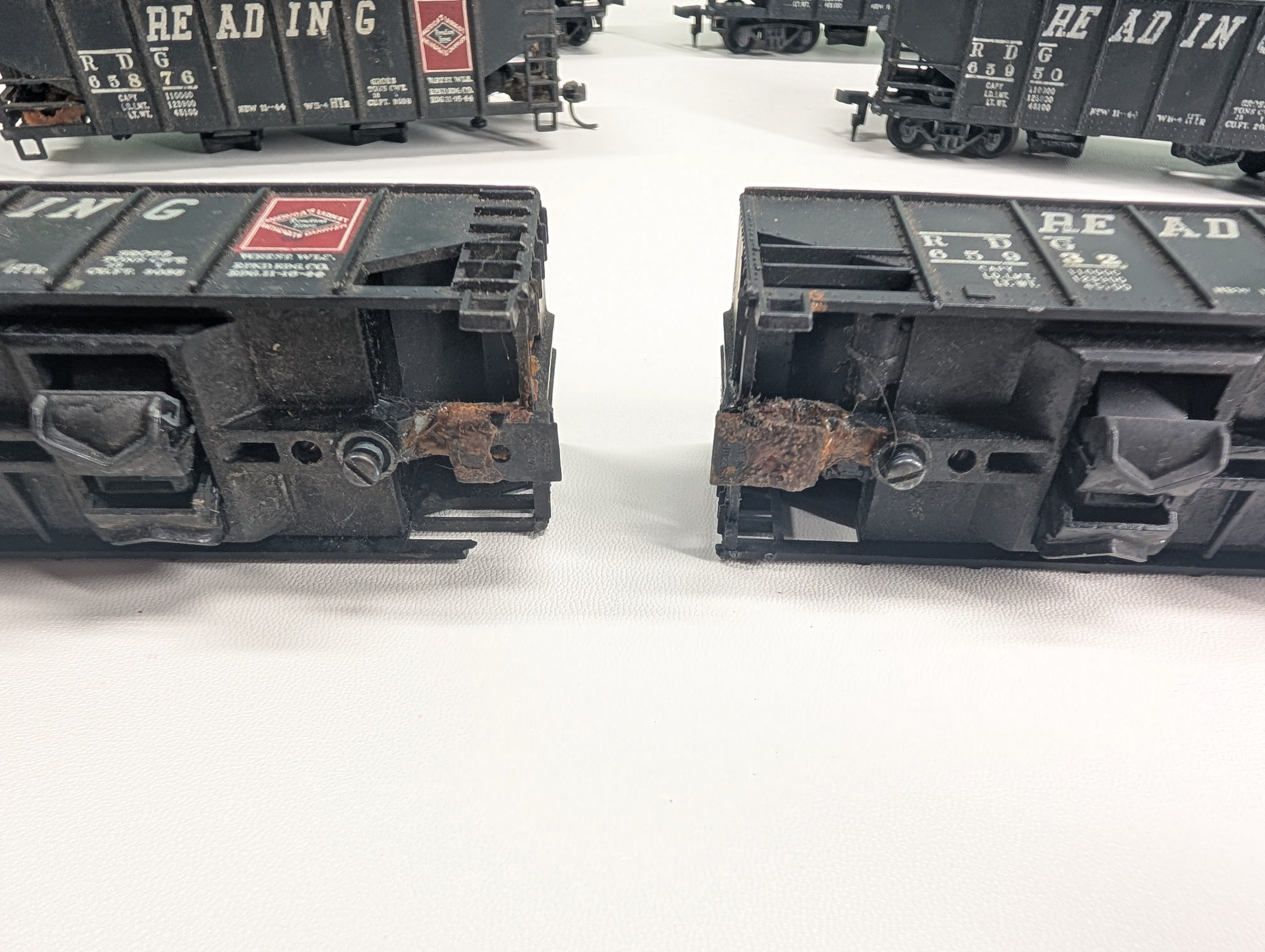 USED Tyco HO Scale 2 Bay Operating Hoppers, Parts/Repair Reading (6 pcs)