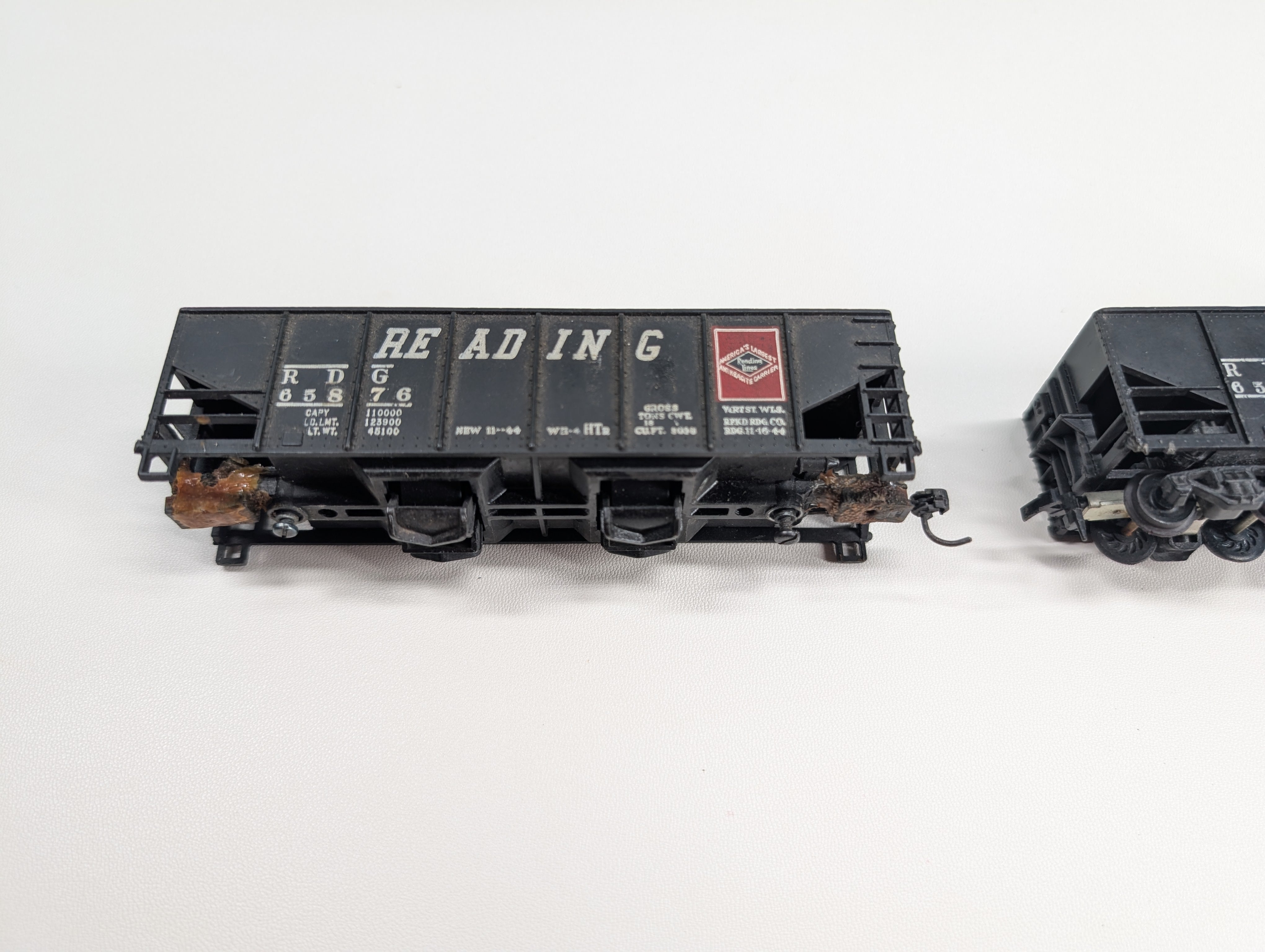 USED Tyco HO Scale 2 Bay Operating Hoppers, Parts/Repair Reading (6 pcs)