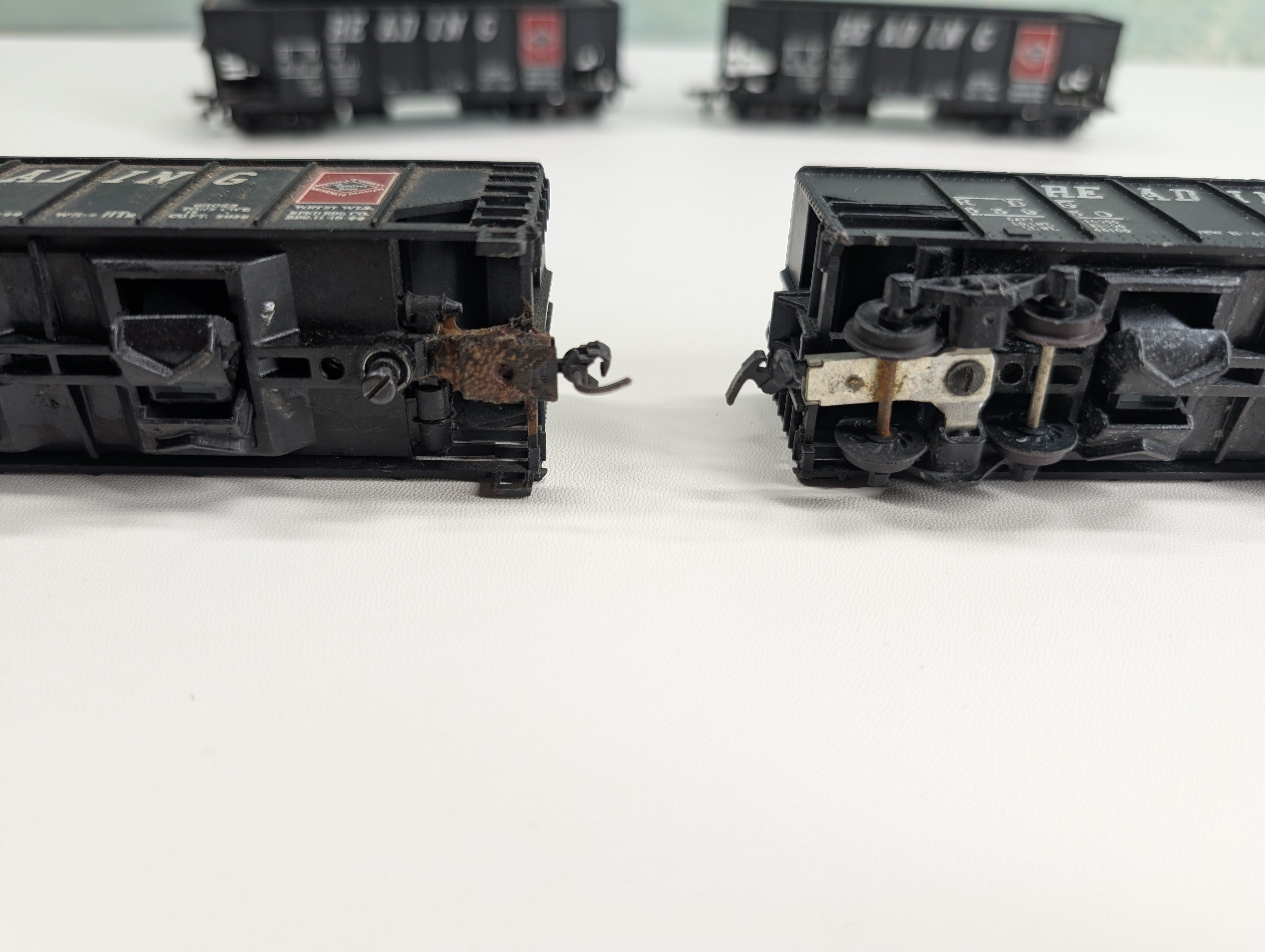 USED Tyco HO Scale 2 Bay Operating Hoppers, Parts/Repair Reading (6 pcs)