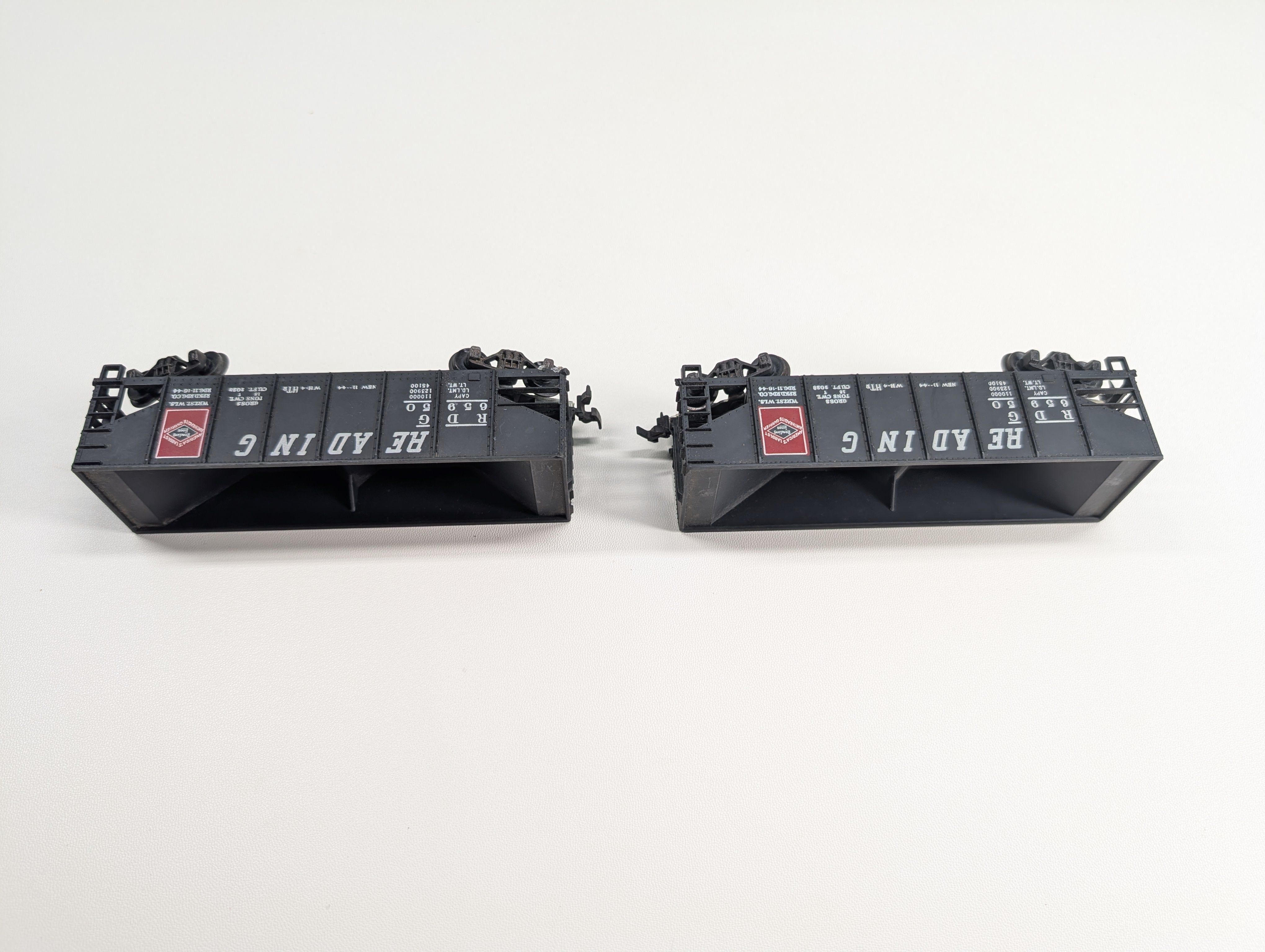 USED Tyco HO Scale 2 Bay Operating Hoppers, Parts/Repair Reading (6 pcs)
