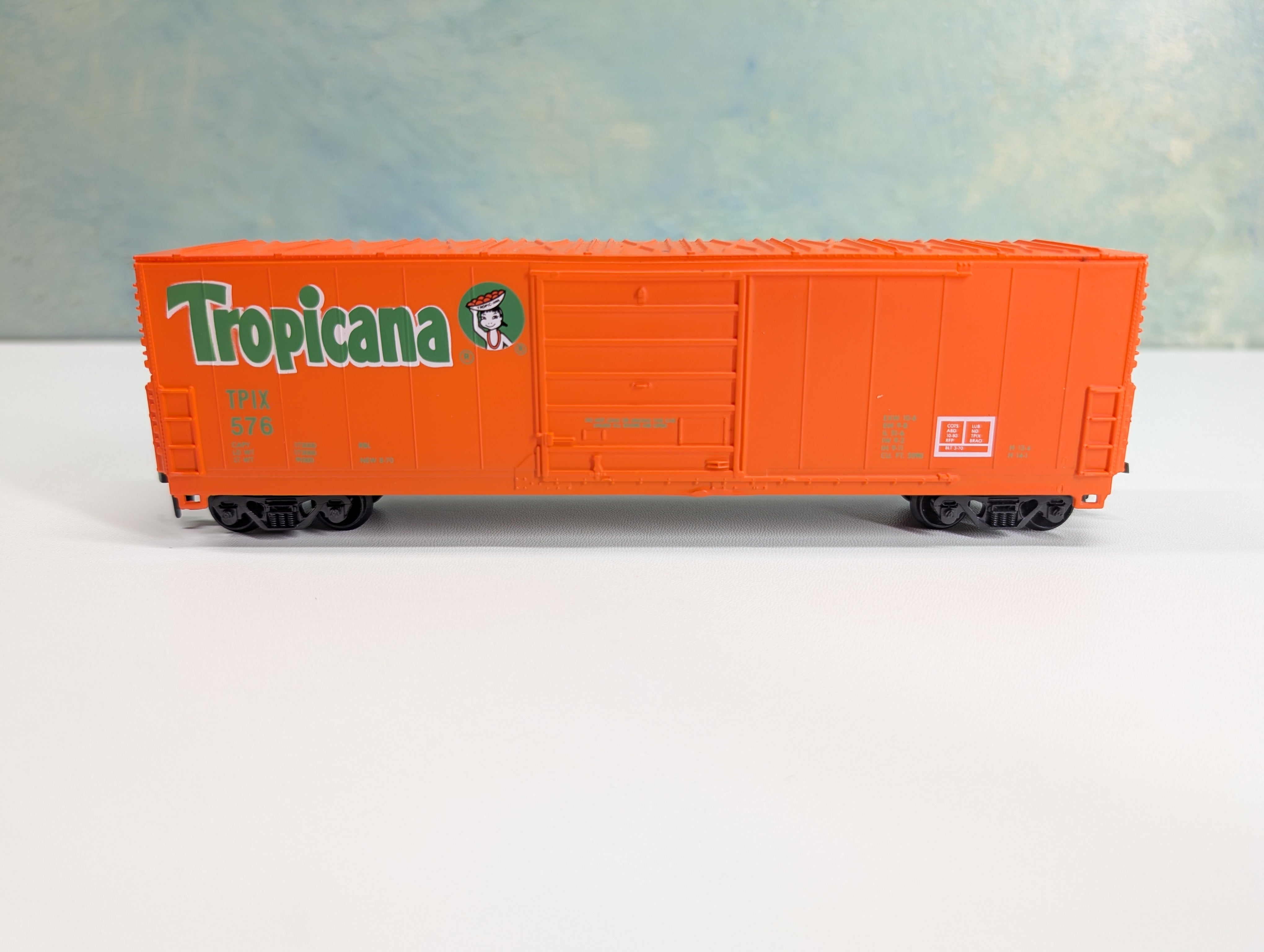 USED Life-Like HO Scale 50' Billboard Box Car Tropicana TPIX #576