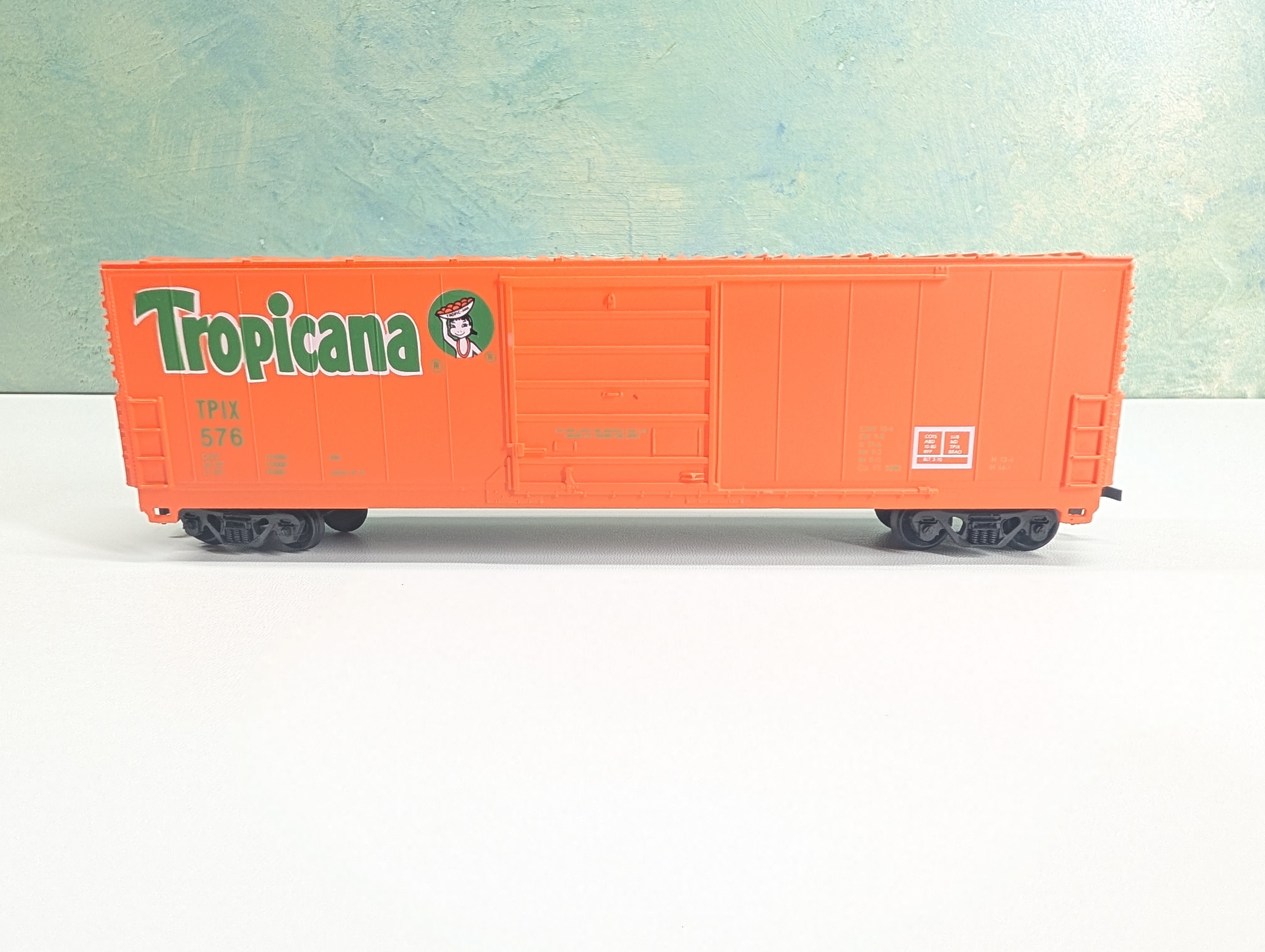 USED Life-Like HO Scale 50' Billboard Box Car Tropicana TPIX #576