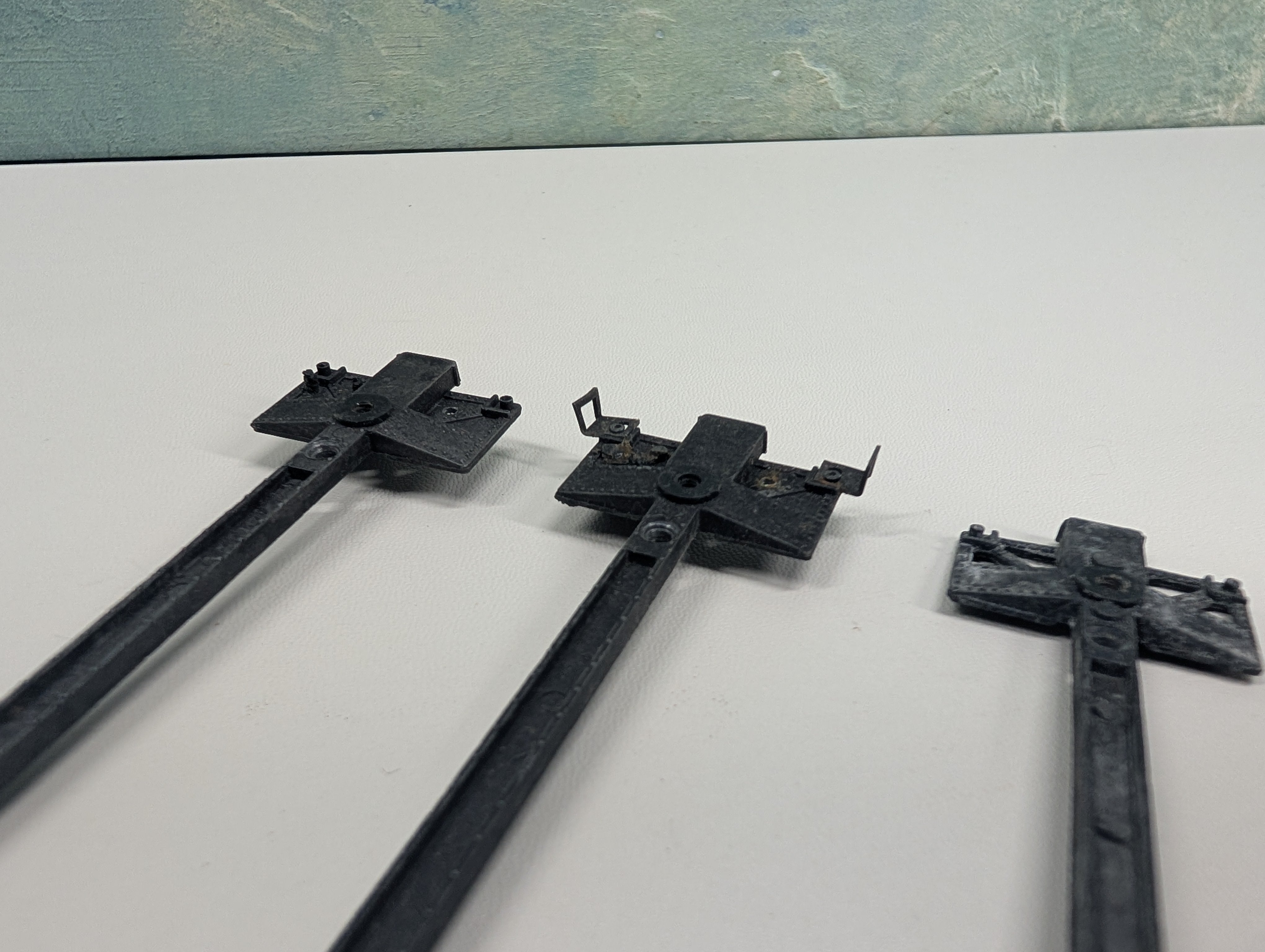 USED Varney HO Scale Metal Frames (4 pcs)