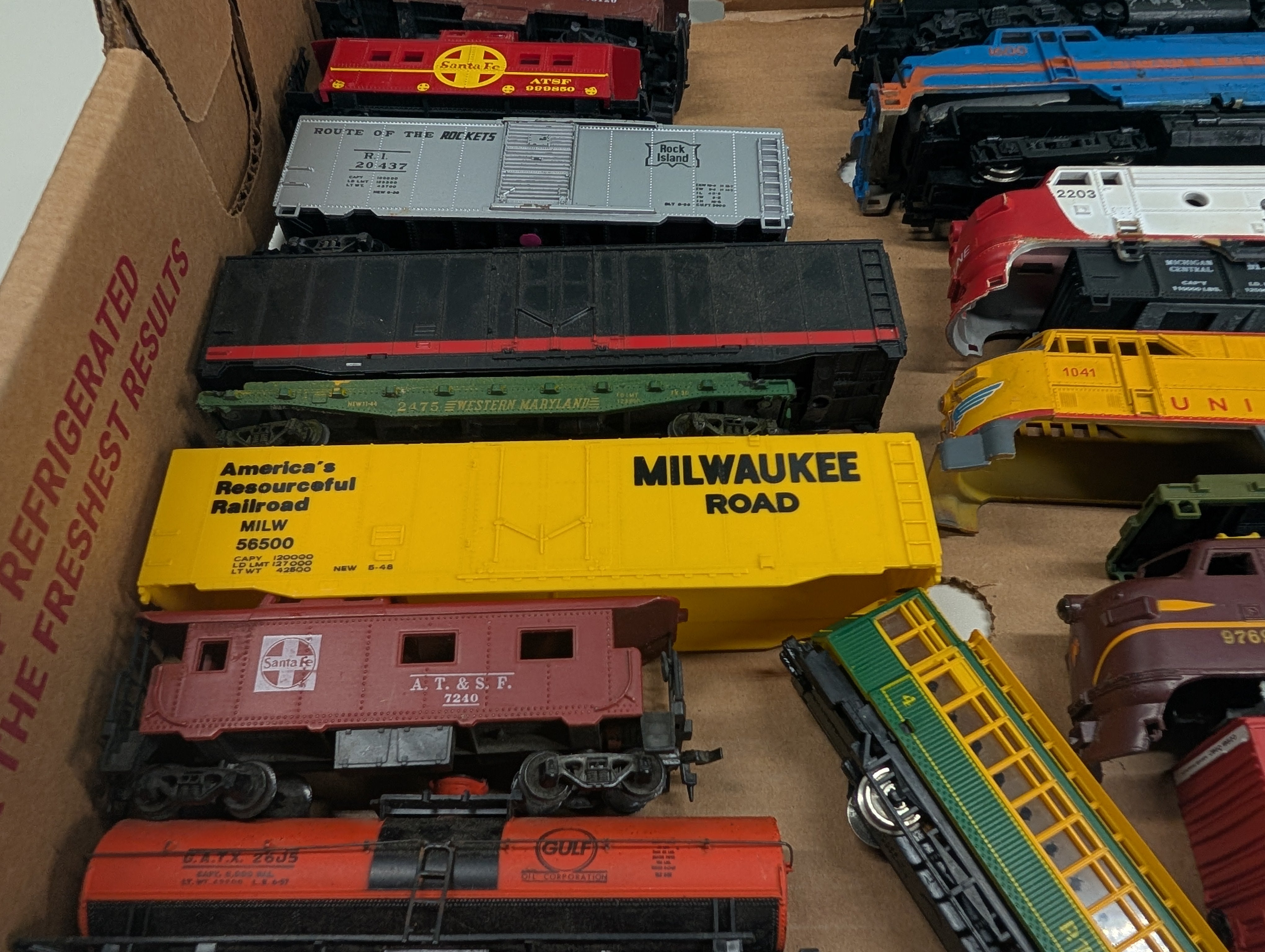 USED HO Scale Lot of Parts/Repairs Locomotives, Box Cars, Cabooses + more