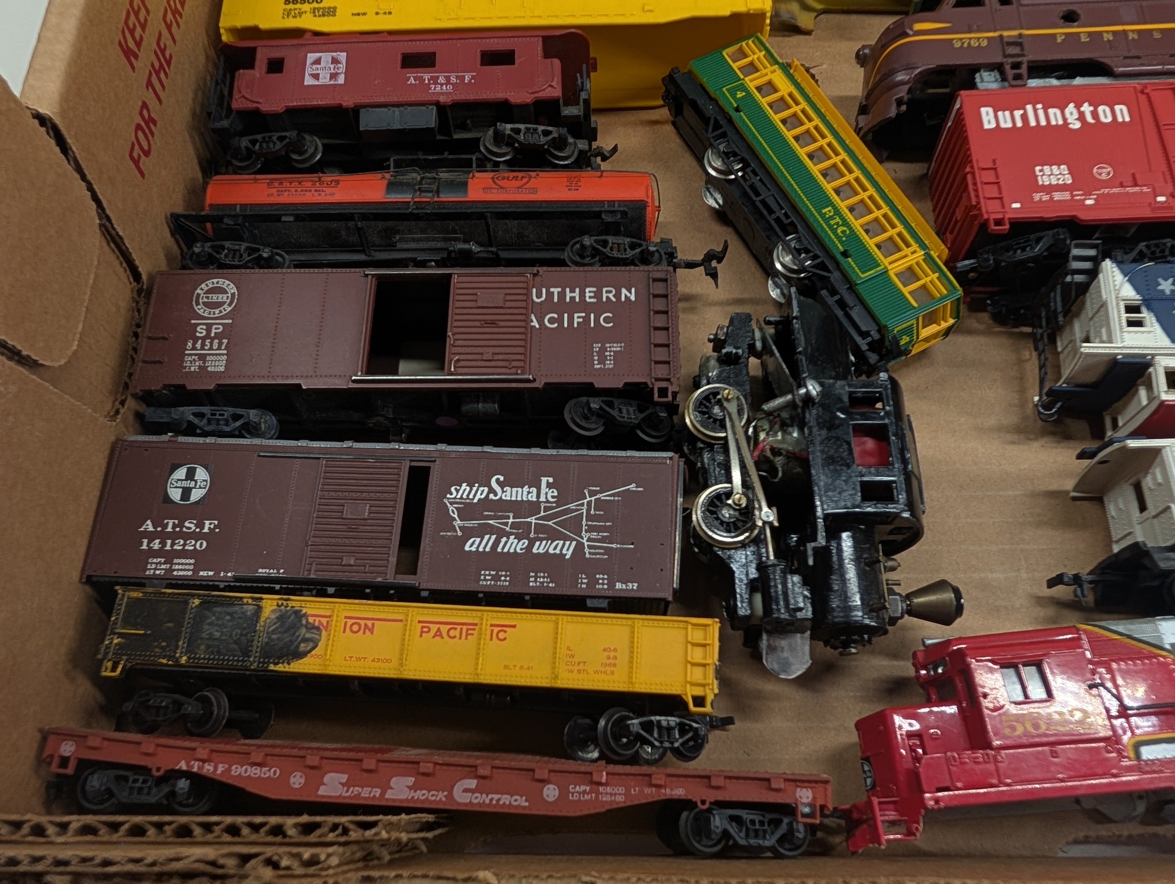 USED HO Scale Lot of Parts/Repairs Locomotives, Box Cars, Cabooses + more