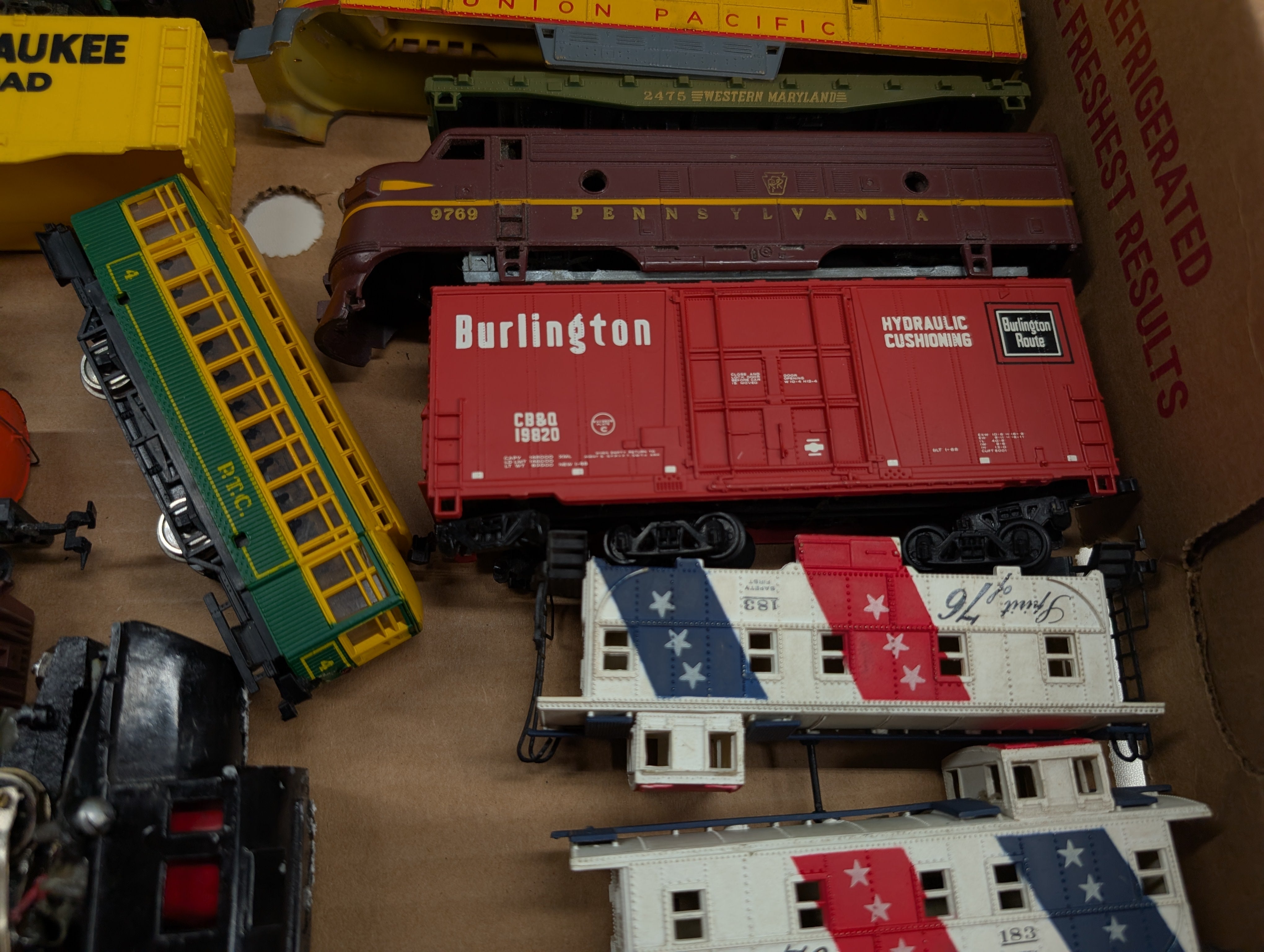 USED HO Scale Lot of Parts/Repairs Locomotives, Box Cars, Cabooses + more