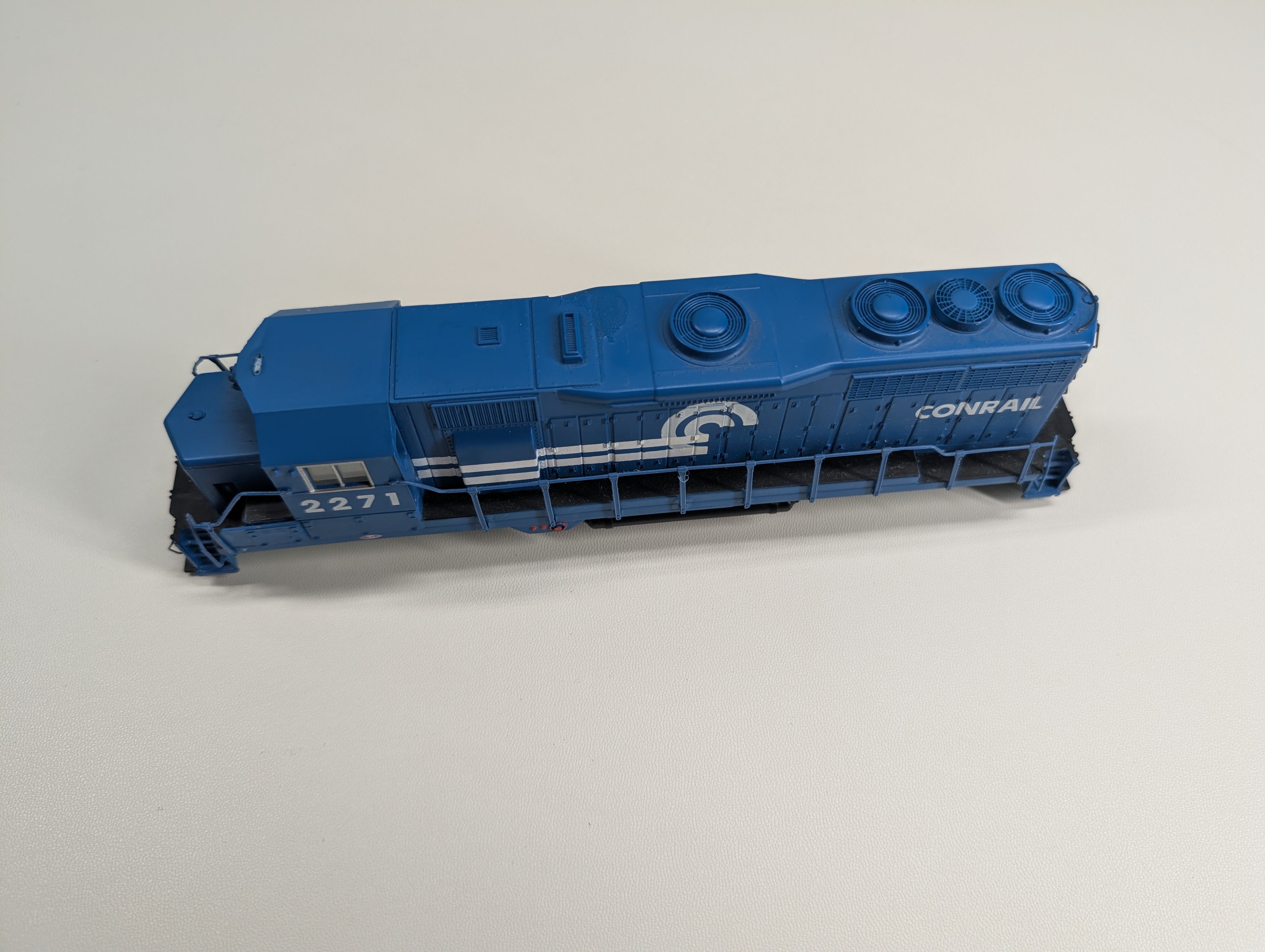 USED Bachmann 11506 HO Scale EMD GP35 Diesel Locomotive for Parts/Repairs Conrail #2271
