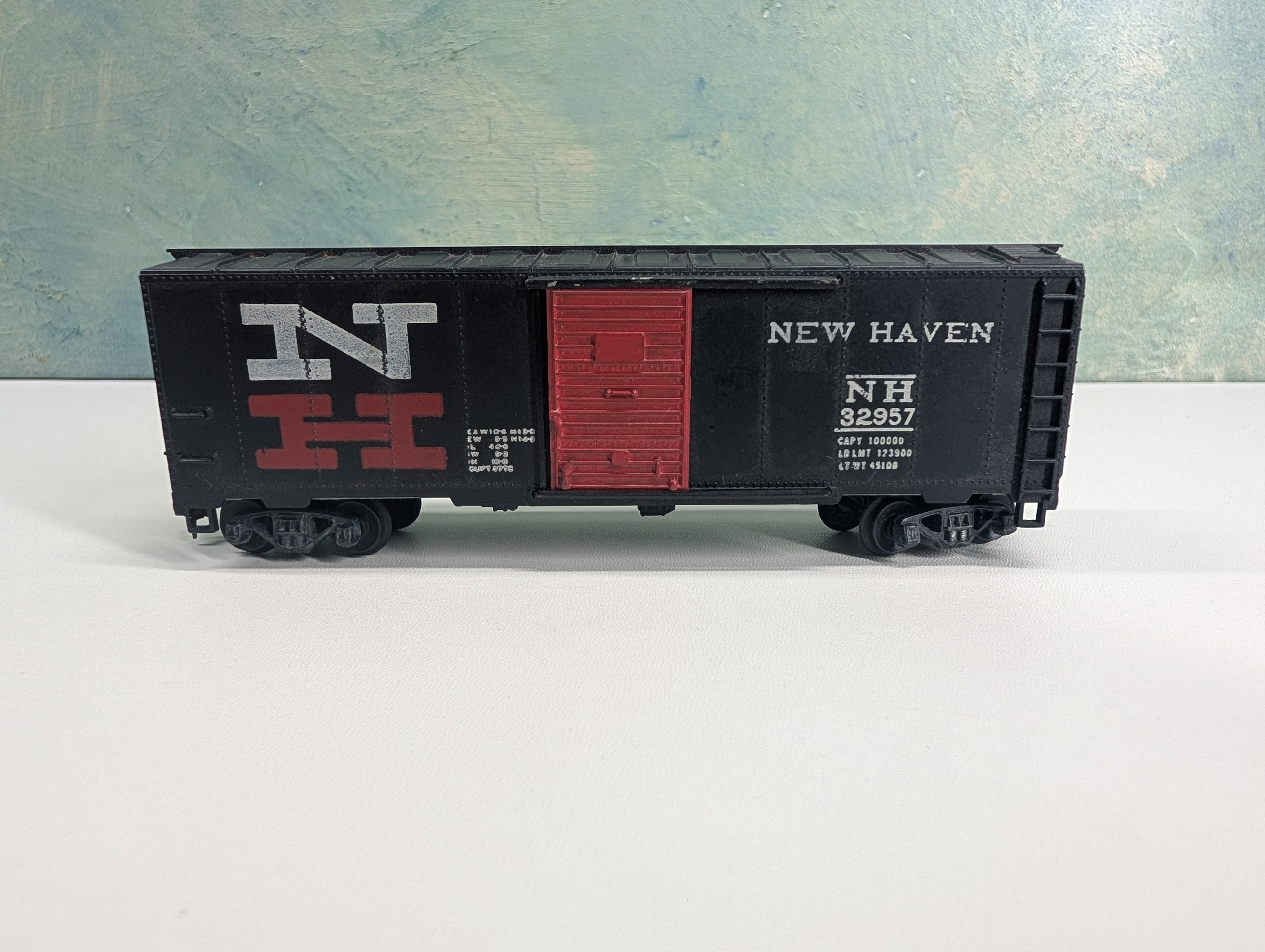 USED Mantua HO Scale 40' Box Car New Haven NH #32957