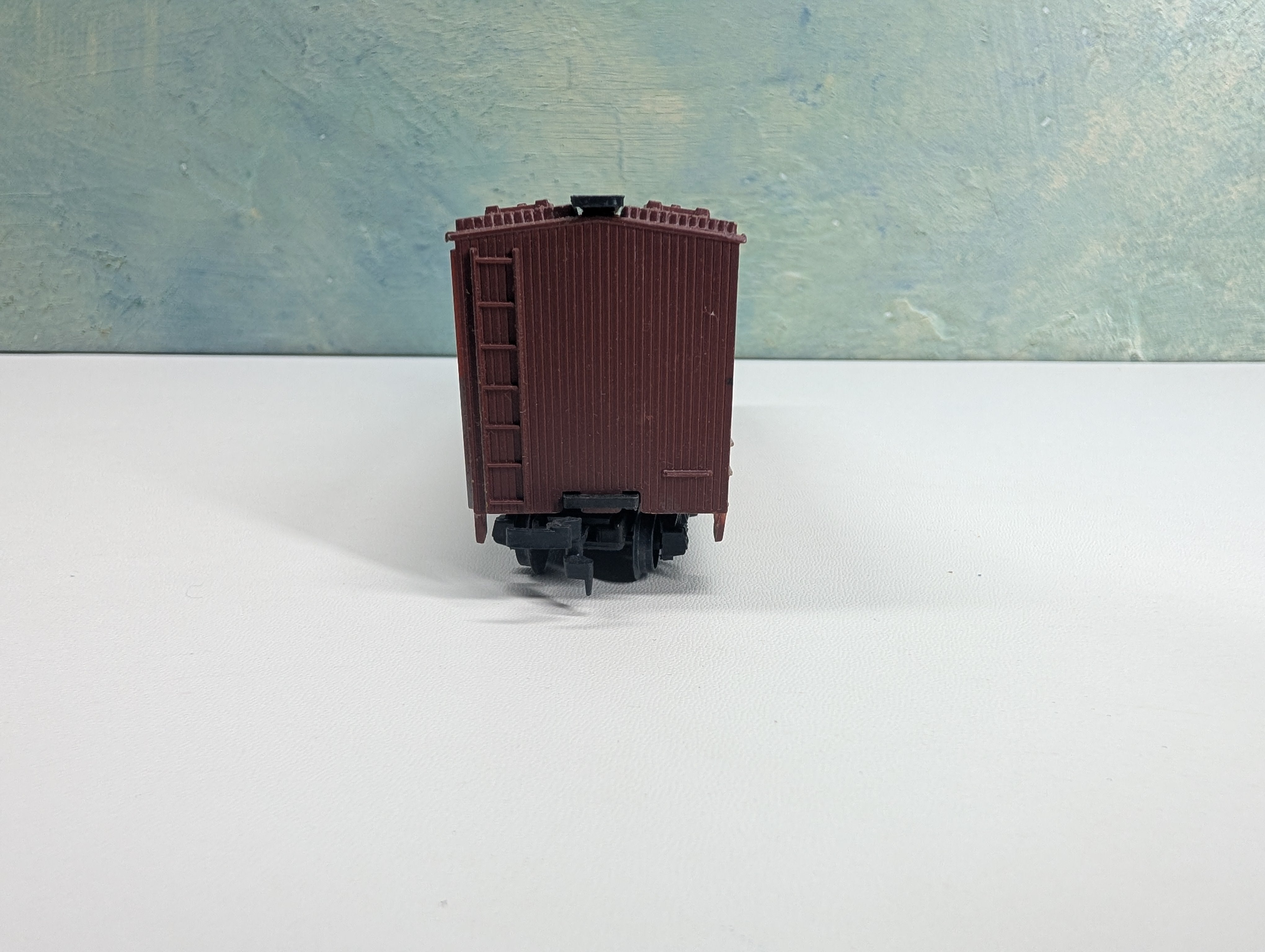 USED HO Scale 40' Wooden Billboard Box Car Krey's