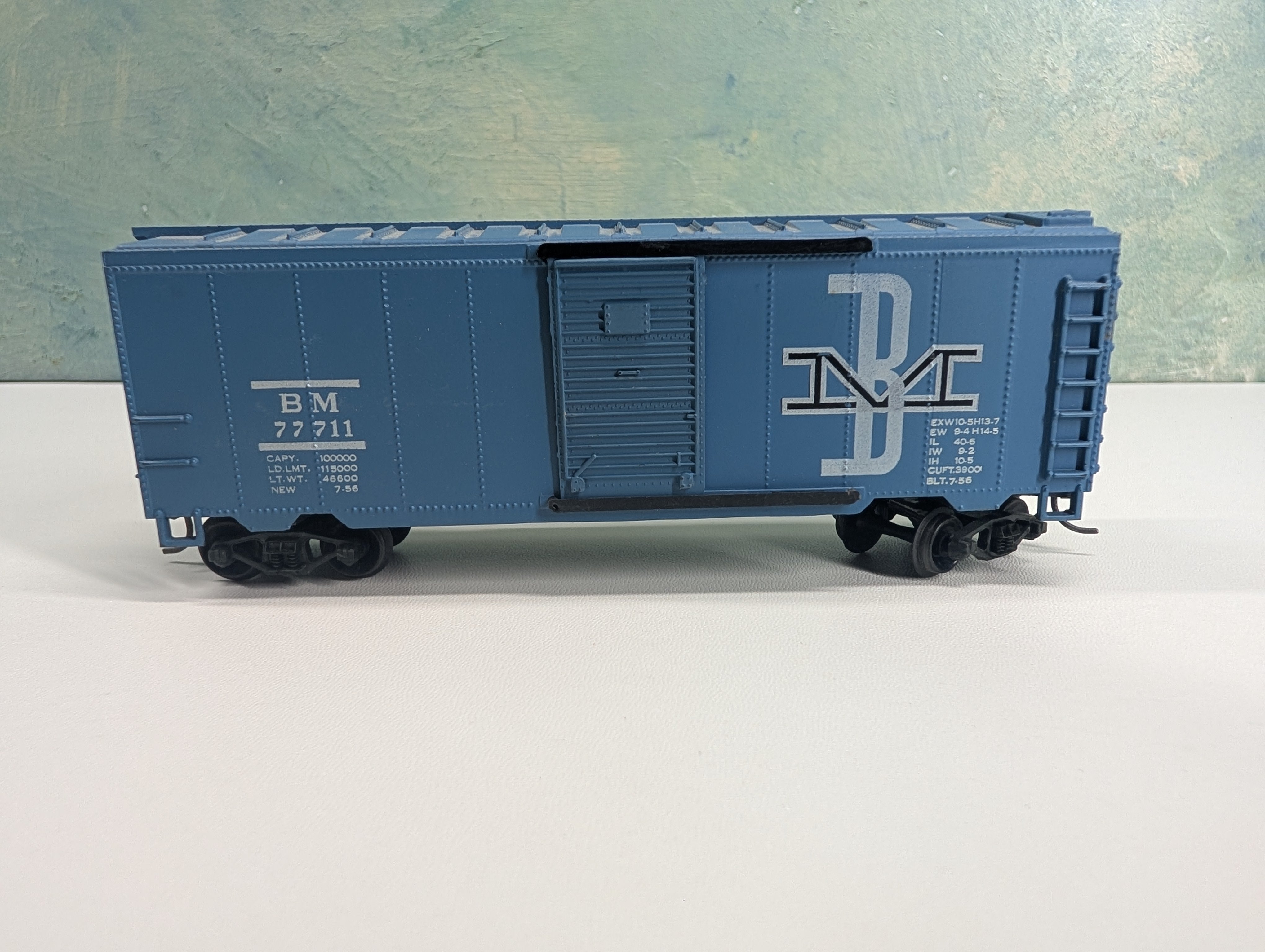 USED HO Scale 40' Box Car Boston and Maine BM #77711