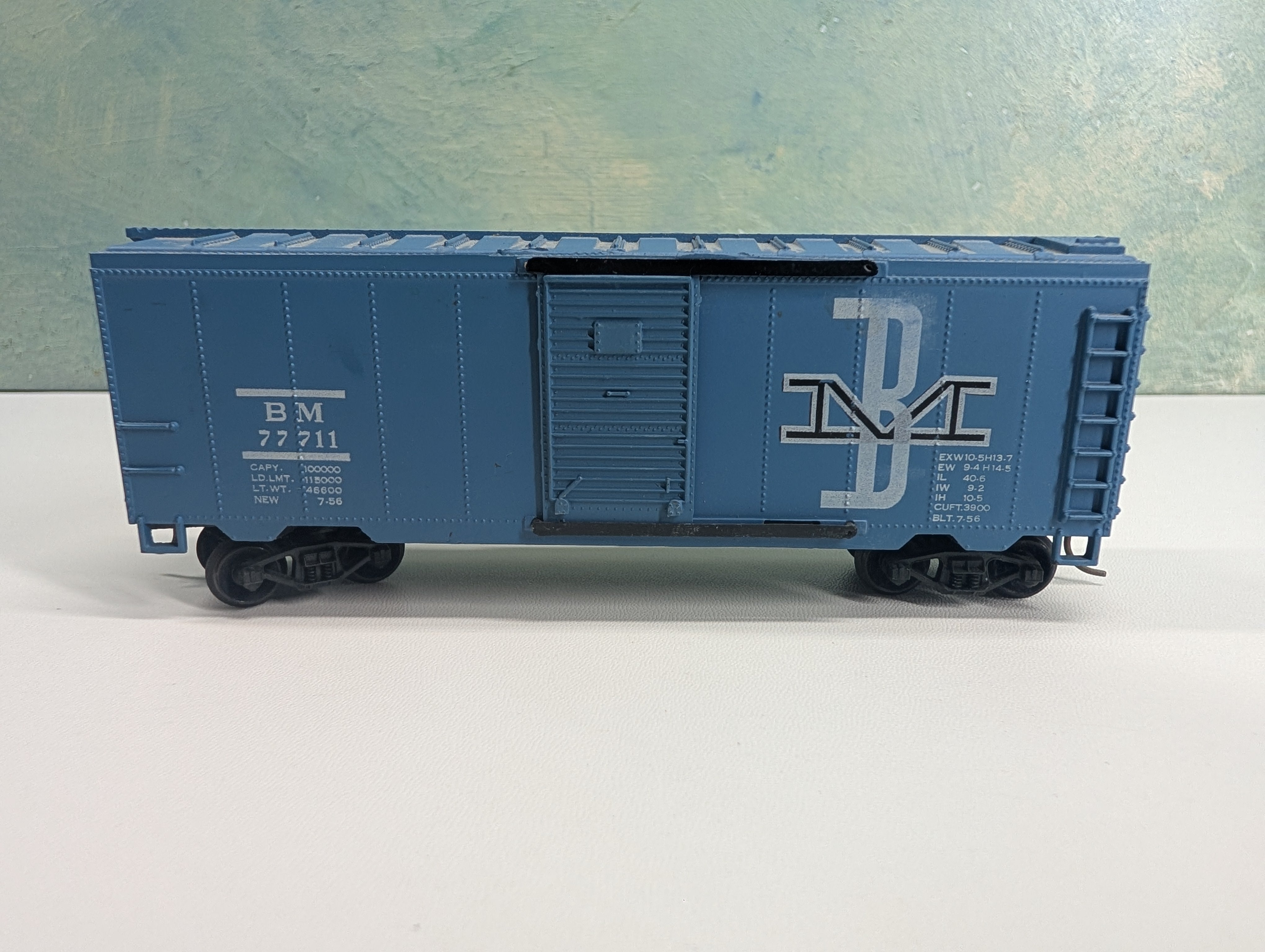 USED HO Scale 40' Box Car Boston and Maine BM #77711