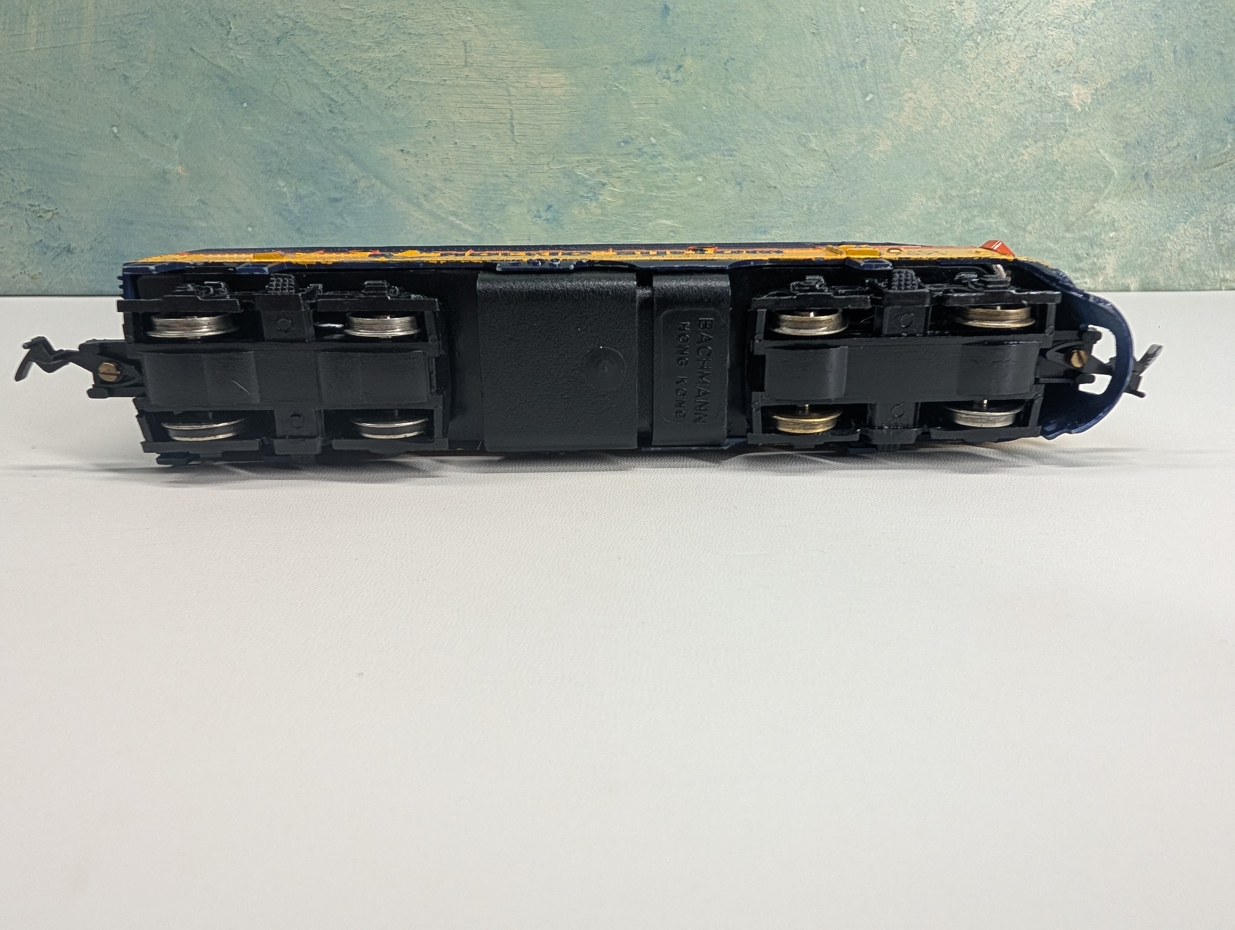 USED Bachmann HO Scale F9 Diesel Locomotive Chessie System C&O #7071 Parts/Repairs DC