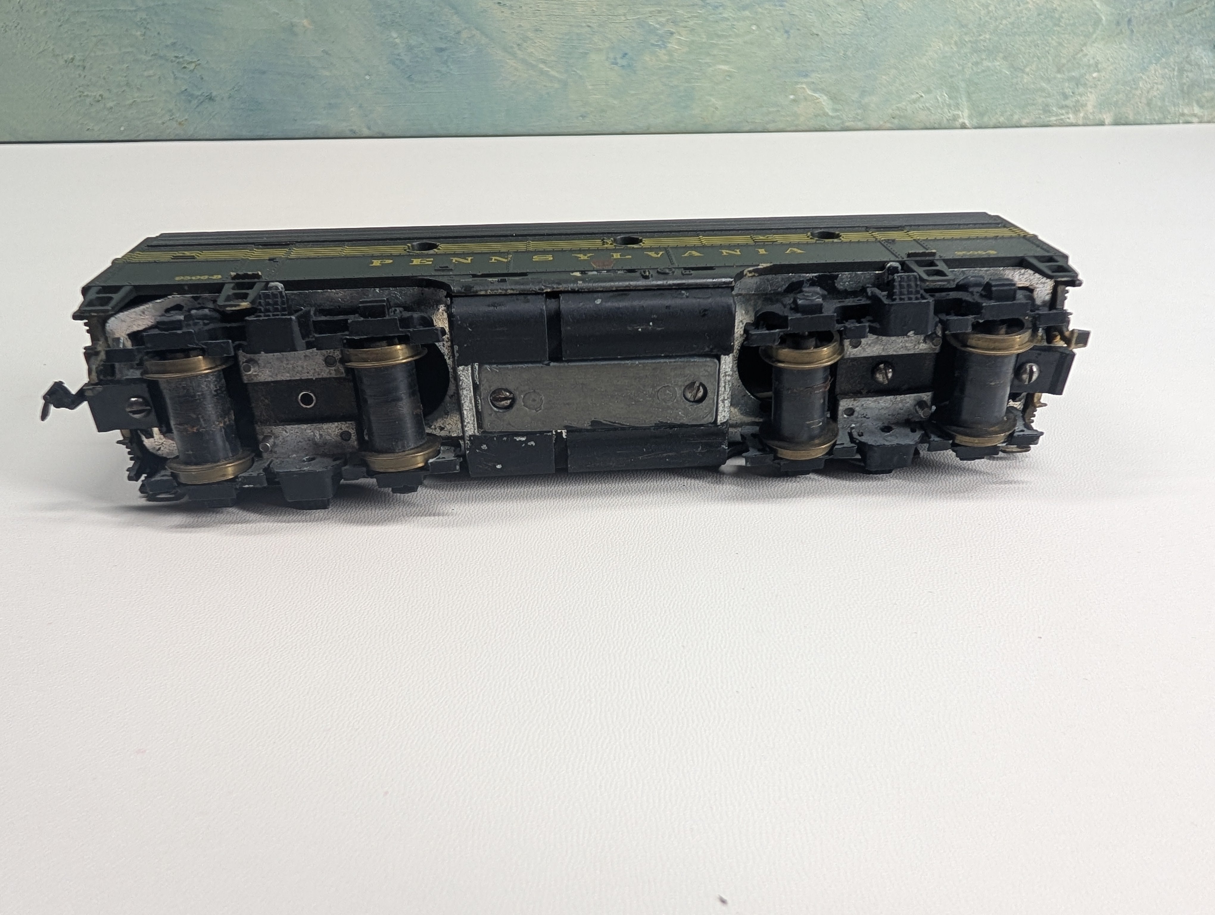 USED Athearn HO Scale ABA Diesel Locomotive Set Pennsylvania #9506 Parts/Repairs DC