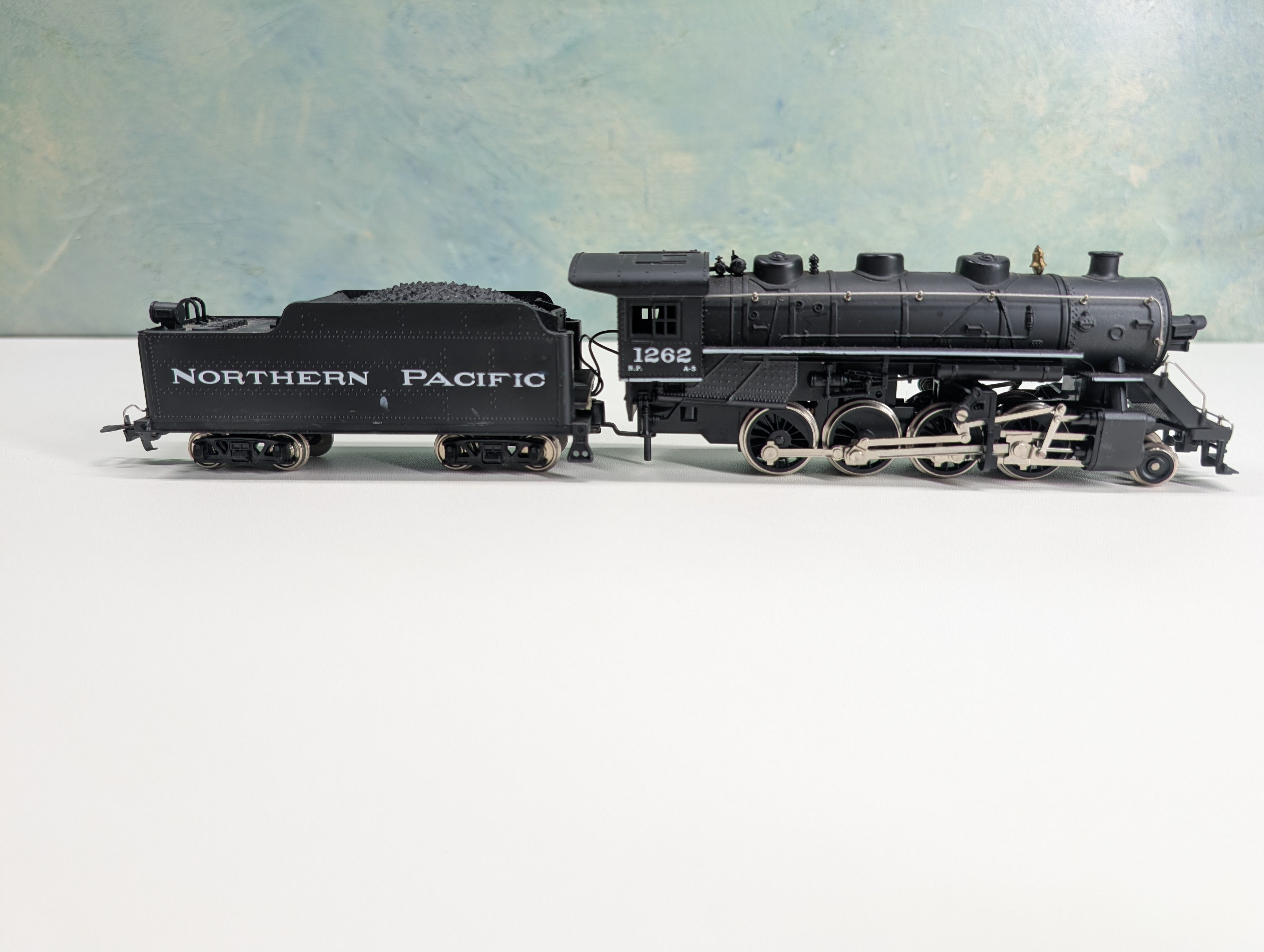 USED IHC HO Scale 2-8-0 Steam Locomotive Northern Pacific NP #1262 Runs Great! DC