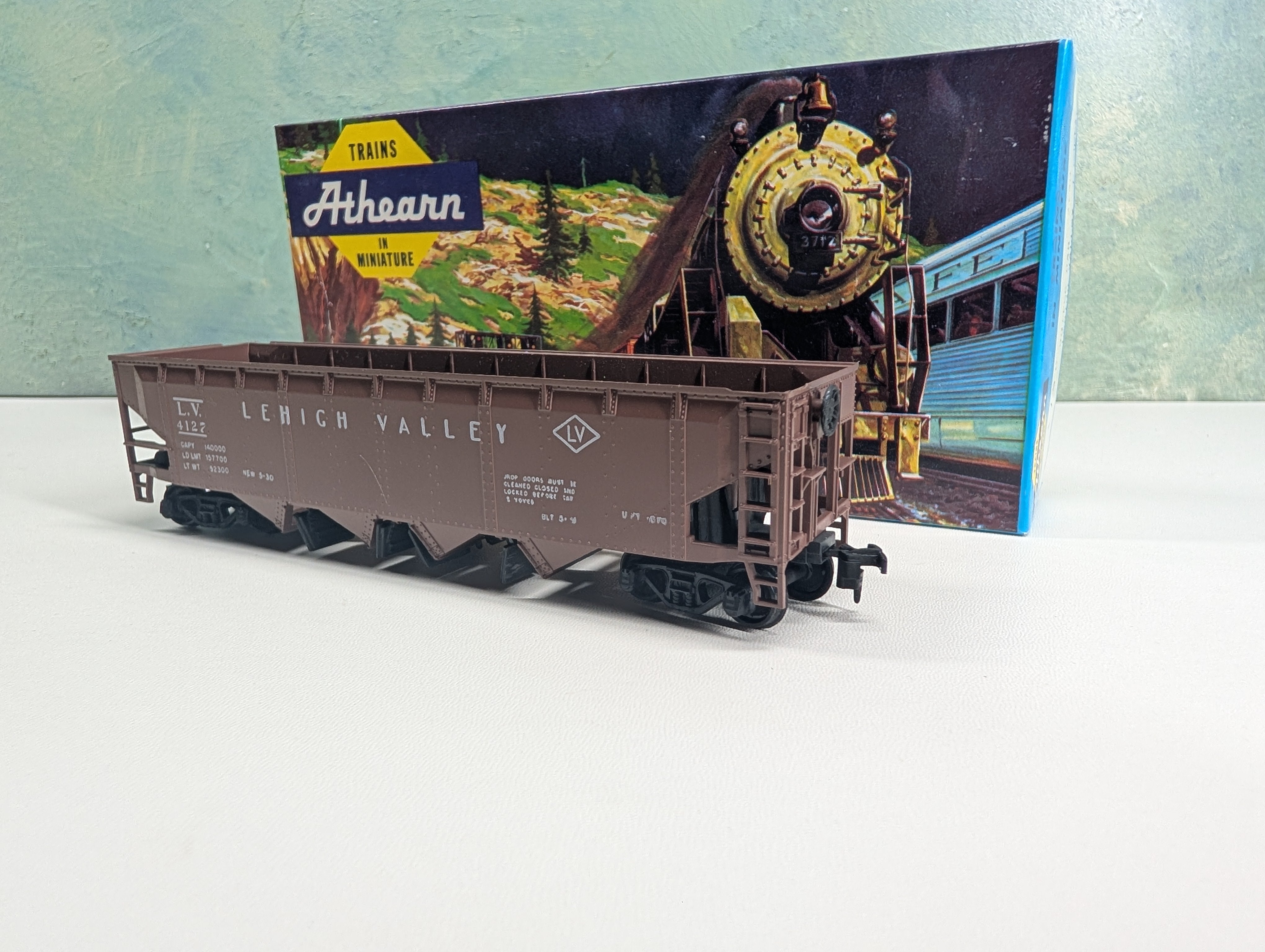 USED Athearn 1750 HO Scale Operating Quad Hopper Lehigh Valley LV #4127