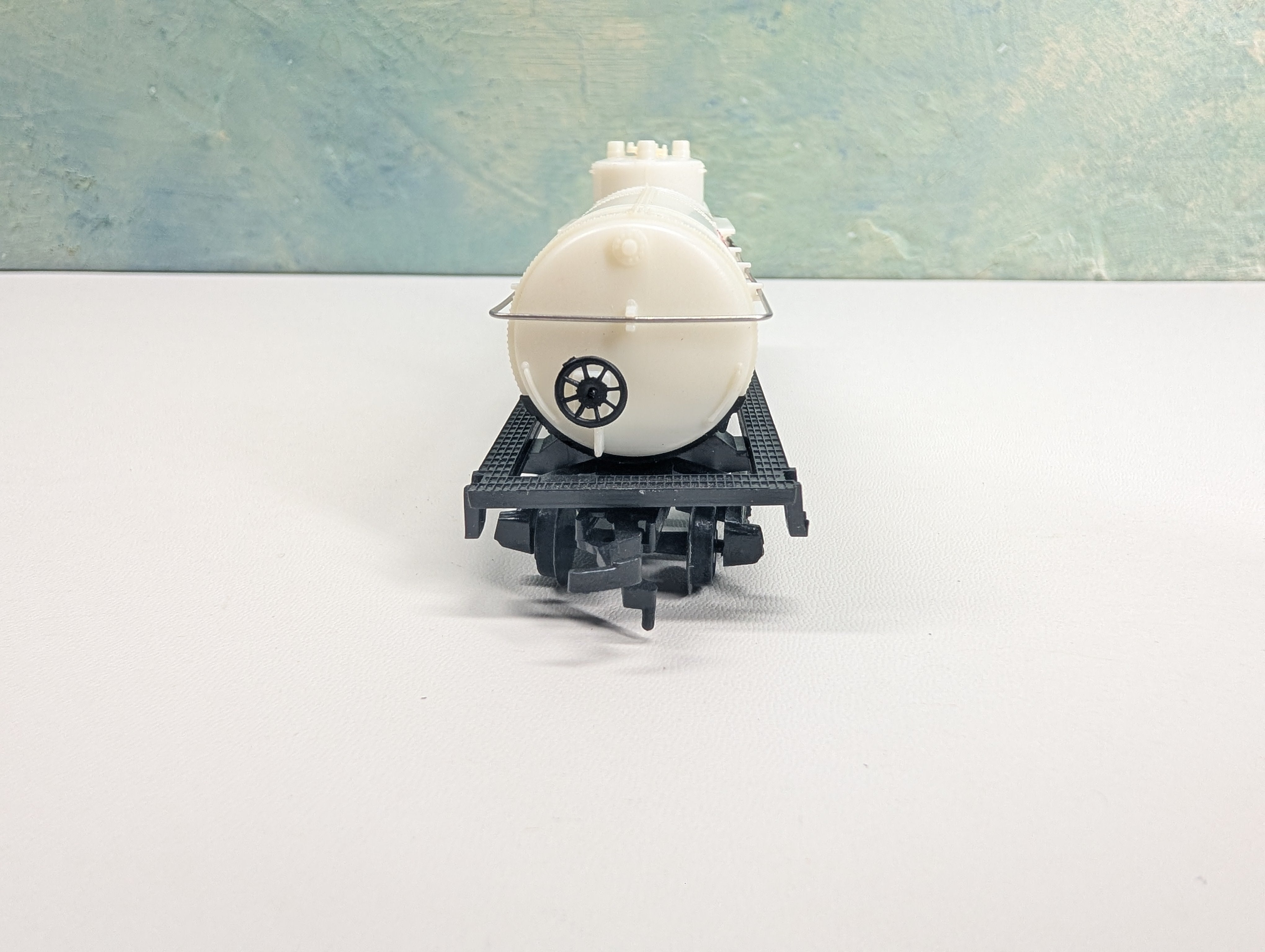 USED HO Scale Single Dome Tank Car Michigan Alkali Co GATX #39617