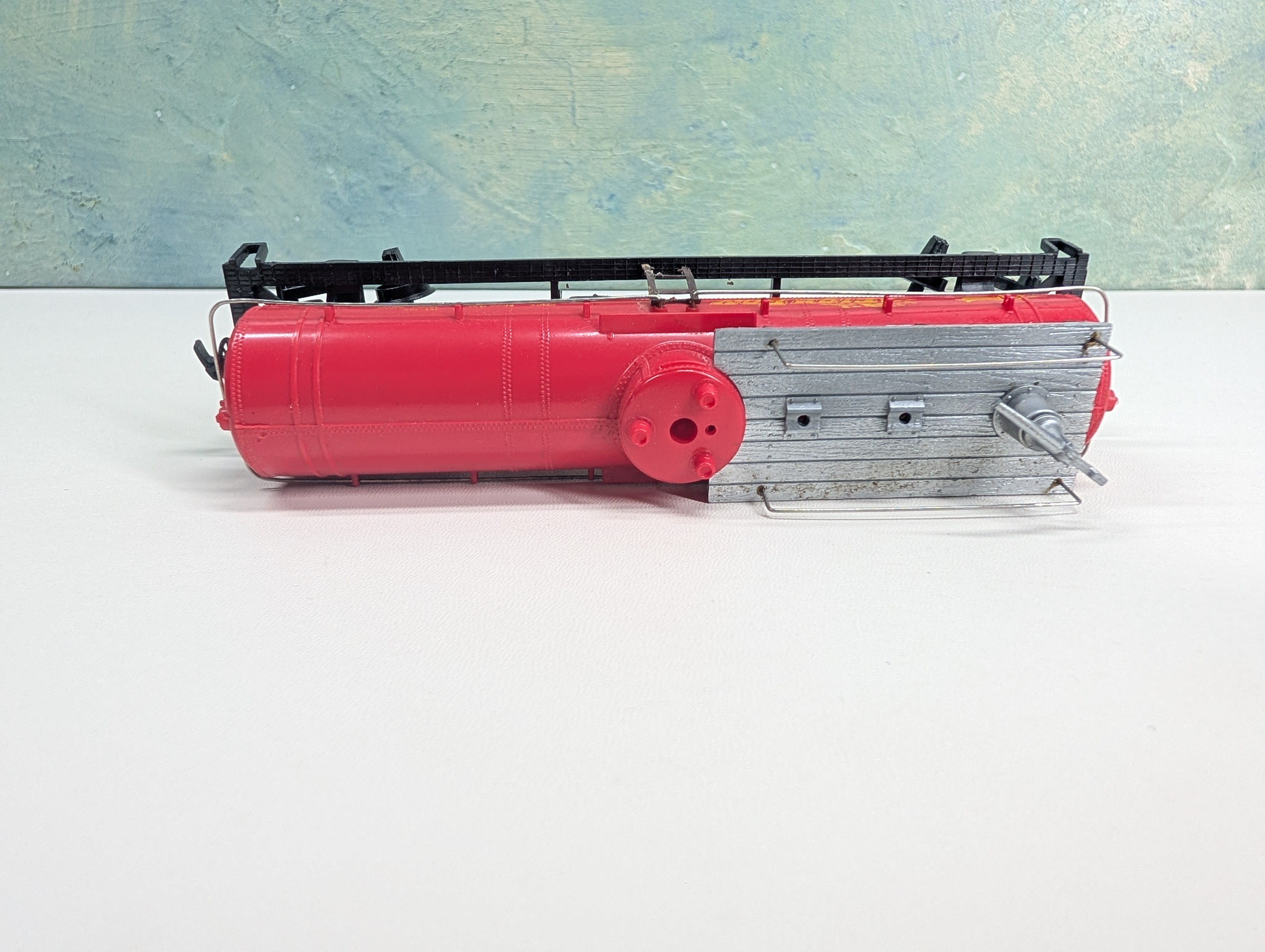 USED AHM HO Scale Fire Fox Tank Car