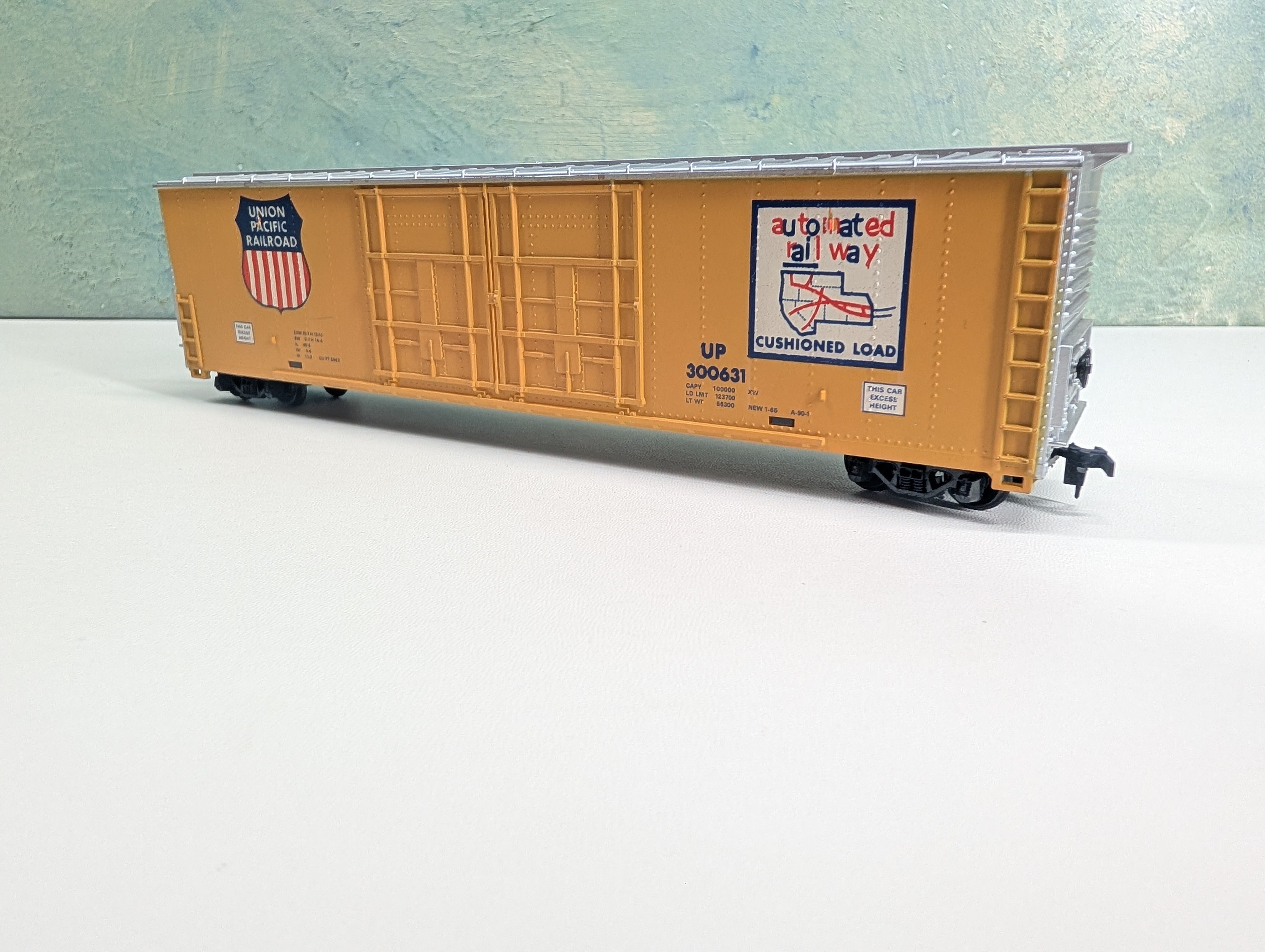 USED Tyco HO Scale 60' Hi-Cube DD Box Car Union Pacific UP #300631