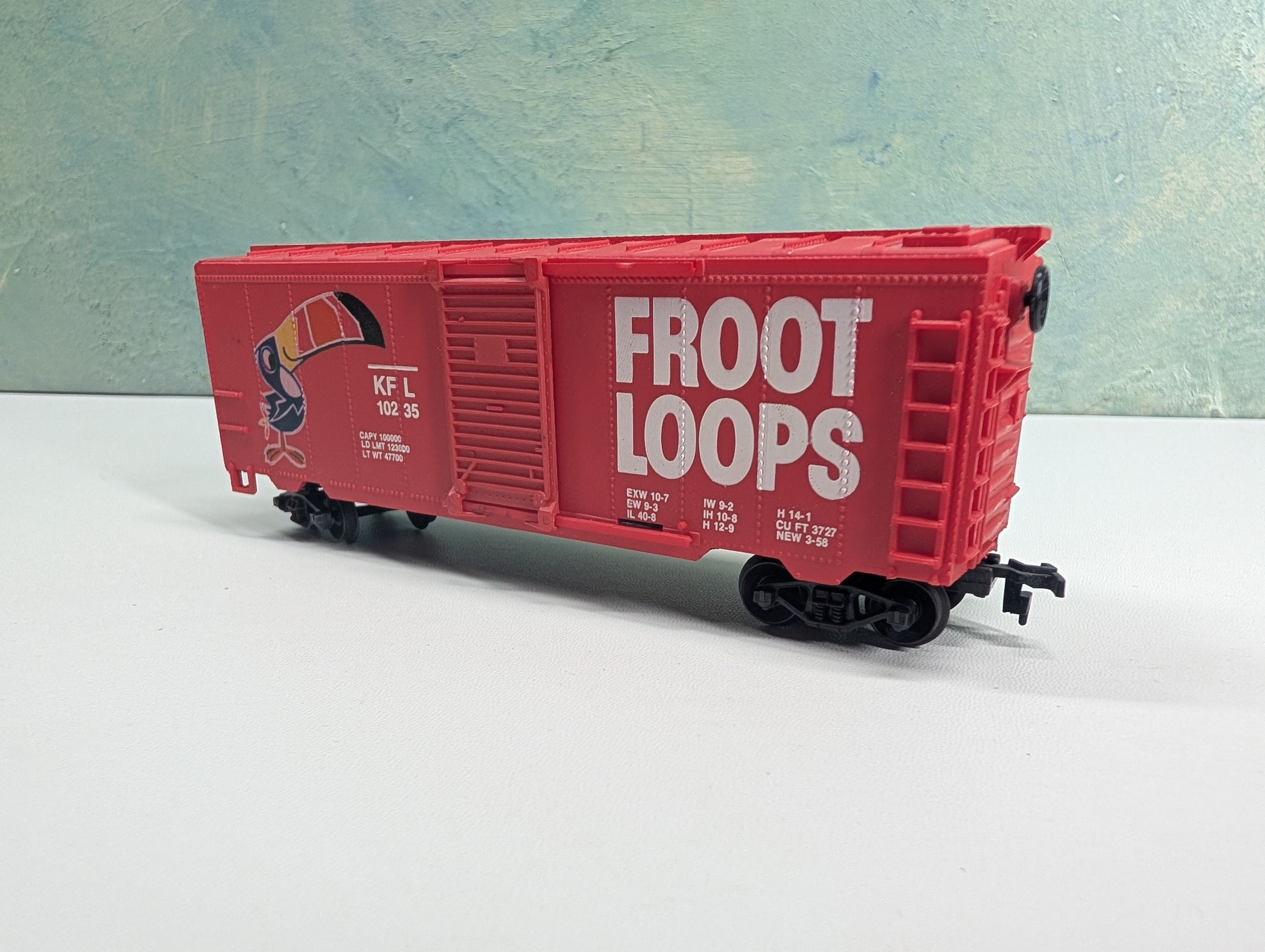 USED Life-Like HO Scale 40' Billboard Box Car Fruit Loops KFL #10235 RARE