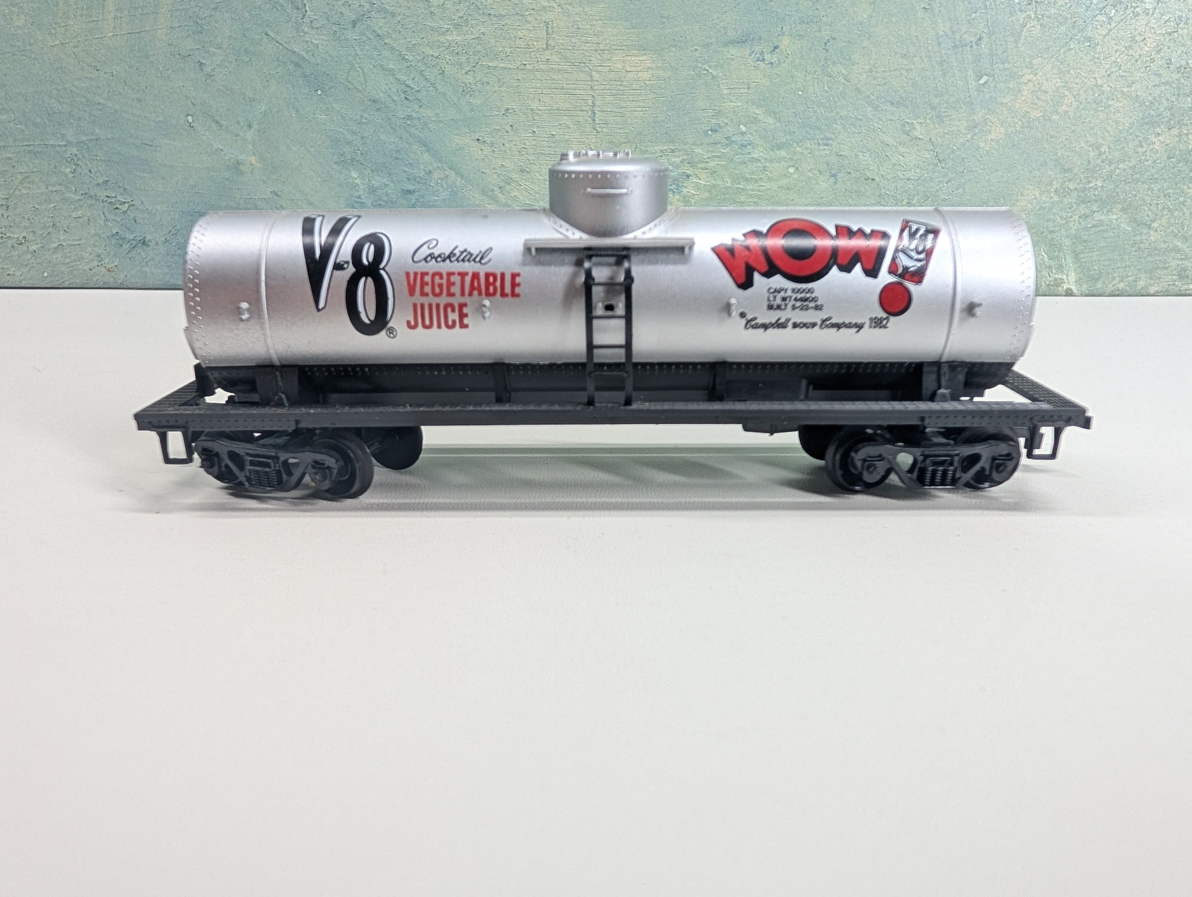 USED Life-Like HO Scale Single Dome Tank Car V-8 Vegetable Juice Campbell's