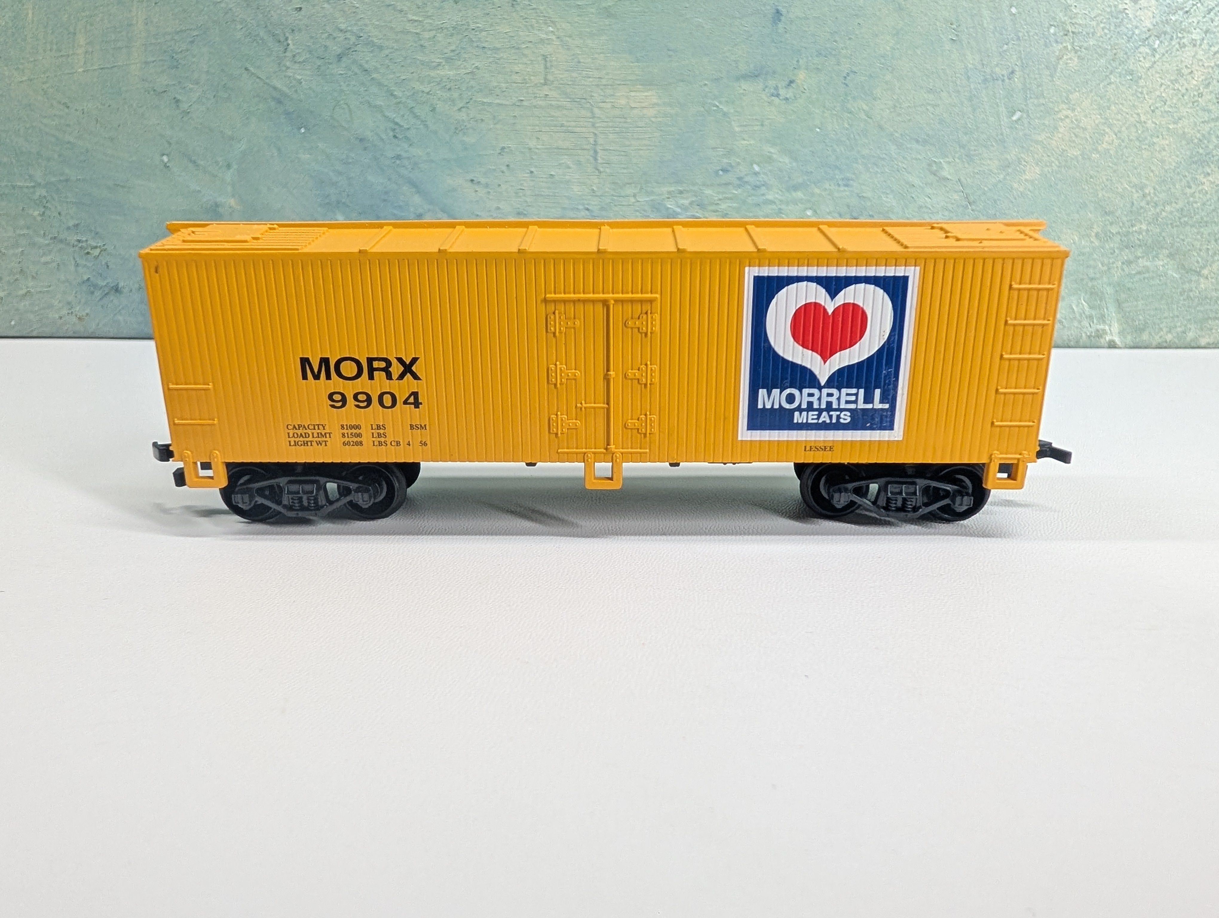 USED Life-Like HO Scale 38' Wooden Reefer Box Car Morrell Meats MORX #9904